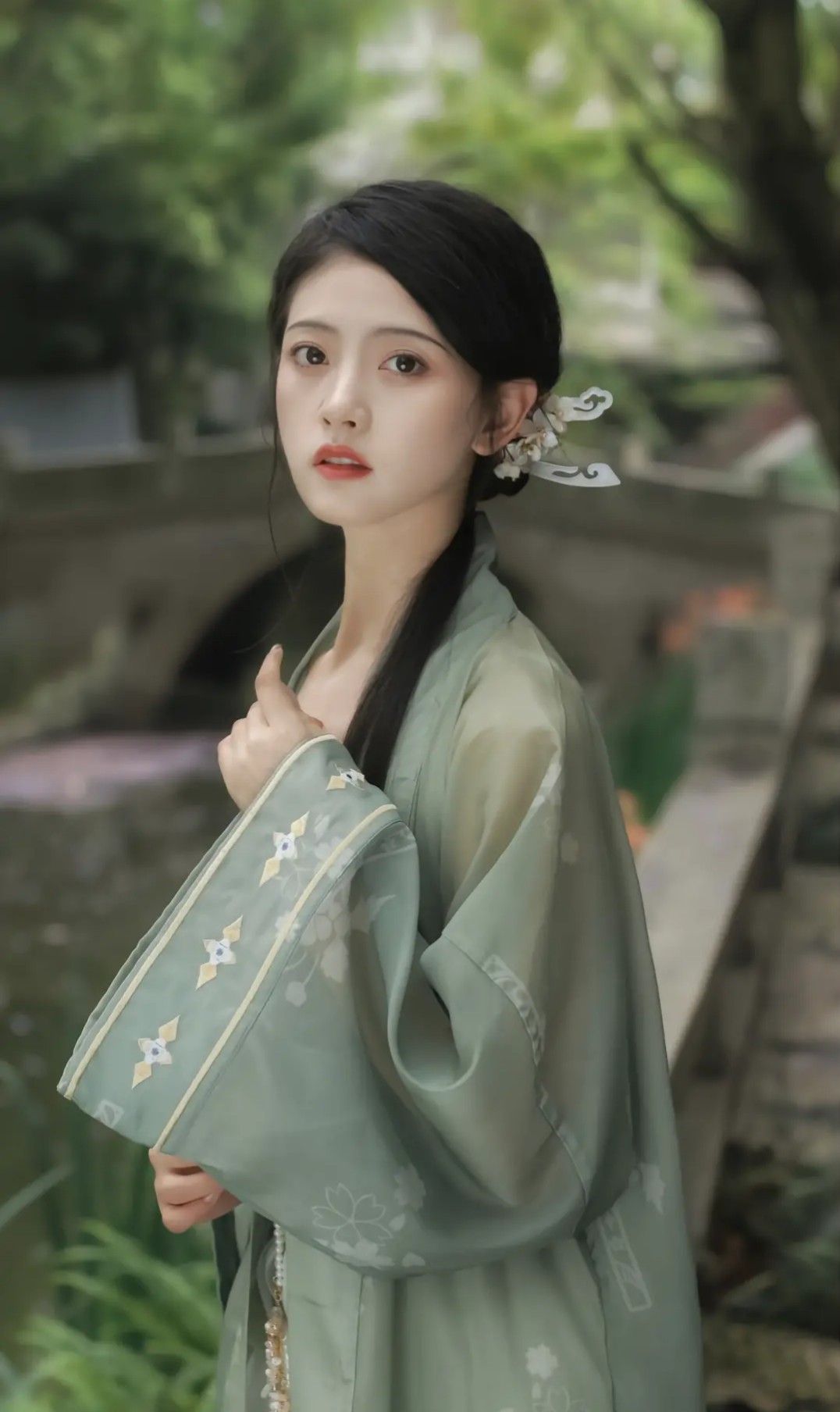 Modernized Qipao as a Daily Wear:Embracing Traditional Elegance in Modern Times Modernized Qipao as a Daily Wear:Embracing Traditional Elegance in Modern Times