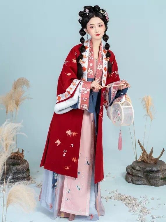 Dengyue Lings Cheongsam:A Blend of Tradition and Modernity for Autumn-Winter Fashion Dengyue Lings Cheongsam:A Blend of Tradition and Modernity for Autumn-Winter Fashion