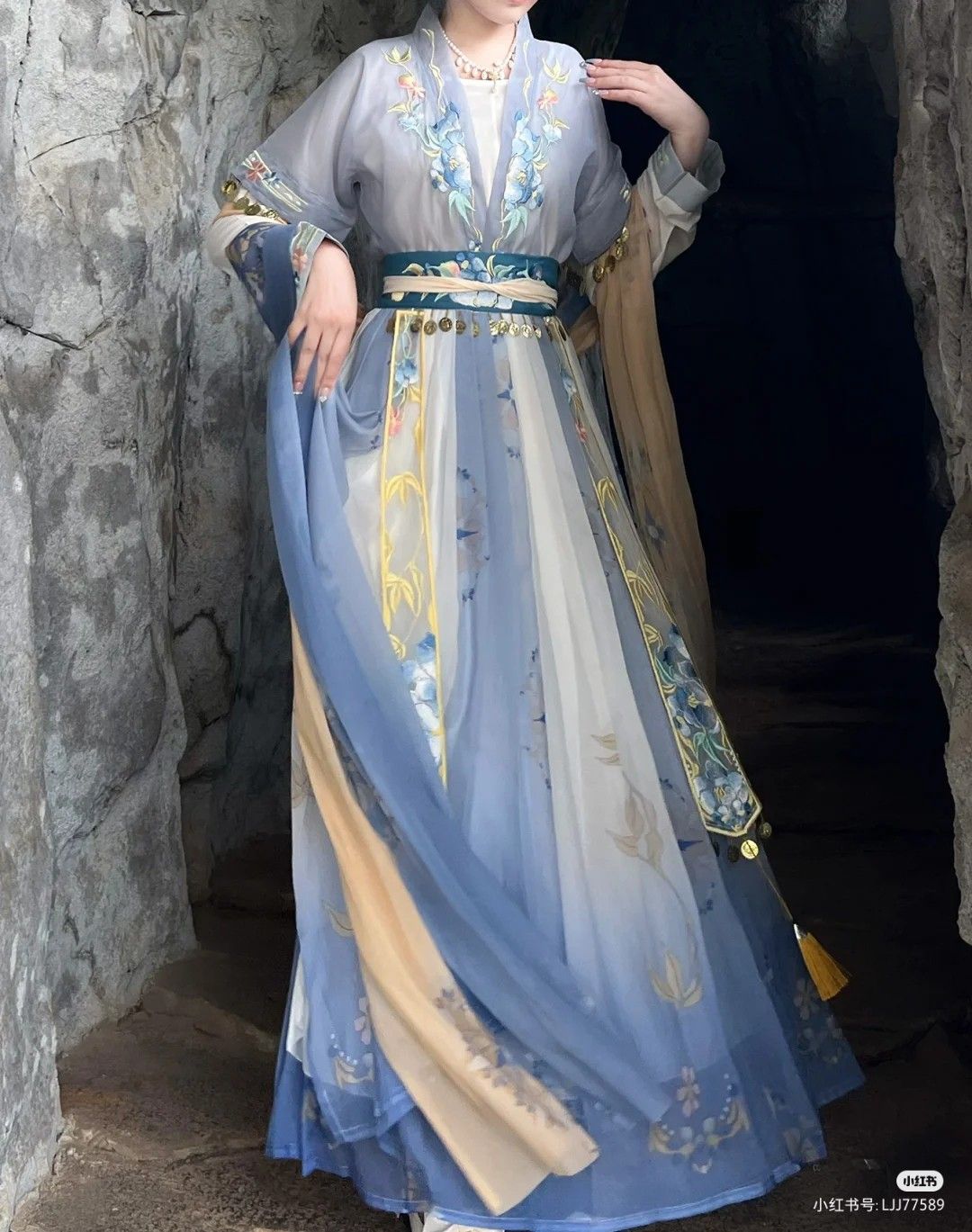 Youthful Fashion Trends in Autumn Cheongsam:Embracing the Classics in Modern Style Youthful Fashion Trends in Autumn Cheongsam:Embracing the Classics in Modern Style