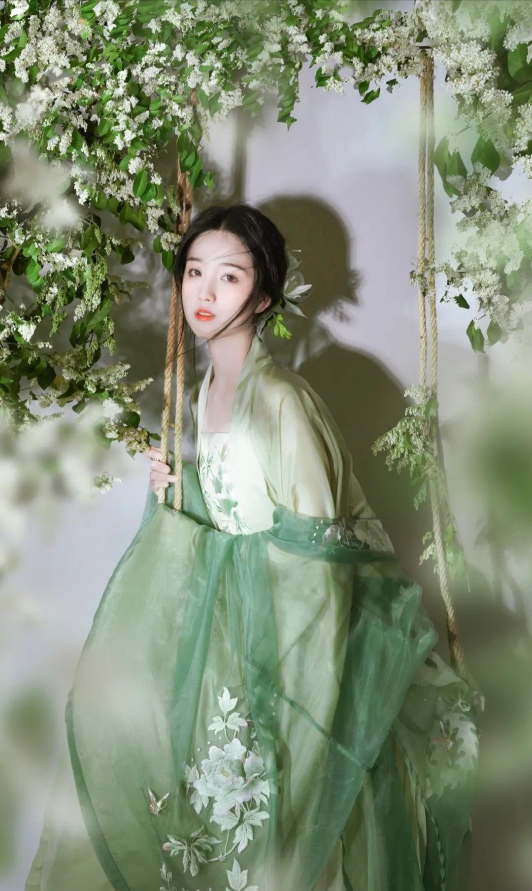 Reinventing the Cheongsam:Modernizing the Traditional Chinese Womens Dress Reinventing the Cheongsam:Modernizing the Traditional Chinese Womens Dress