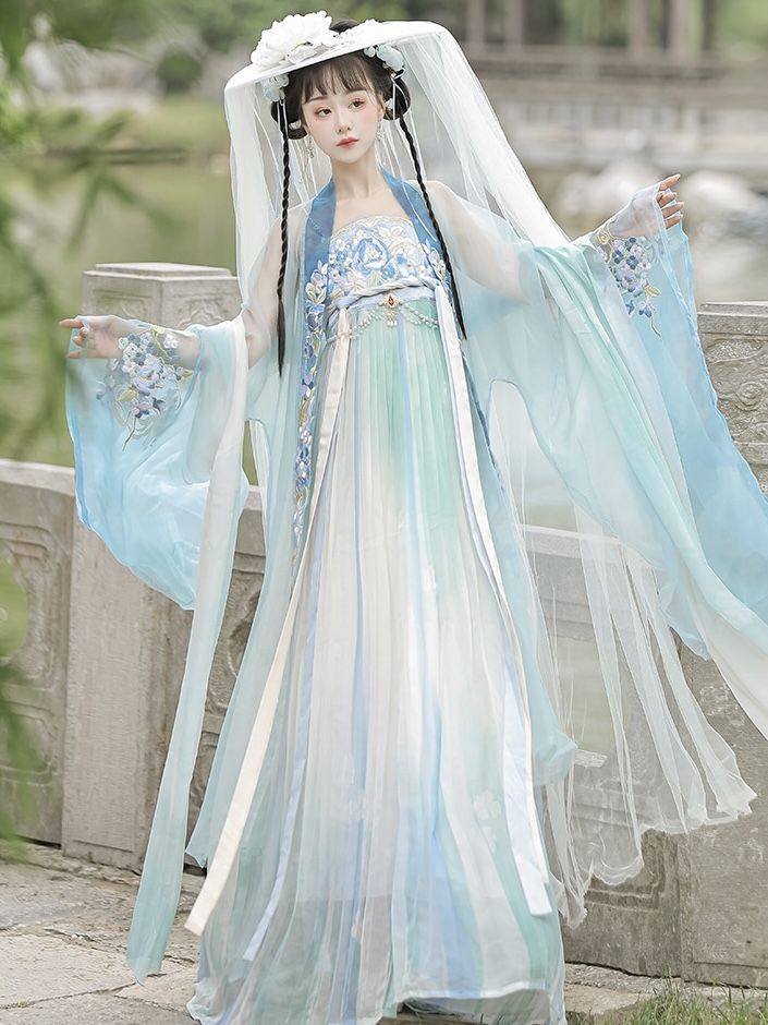 Chiffon Cheongsam Skirt:The Latest Fashion Trend in Stylish Qipaos Chiffon Cheongsam Skirt:The Latest Fashion Trend in Stylish Qipaos