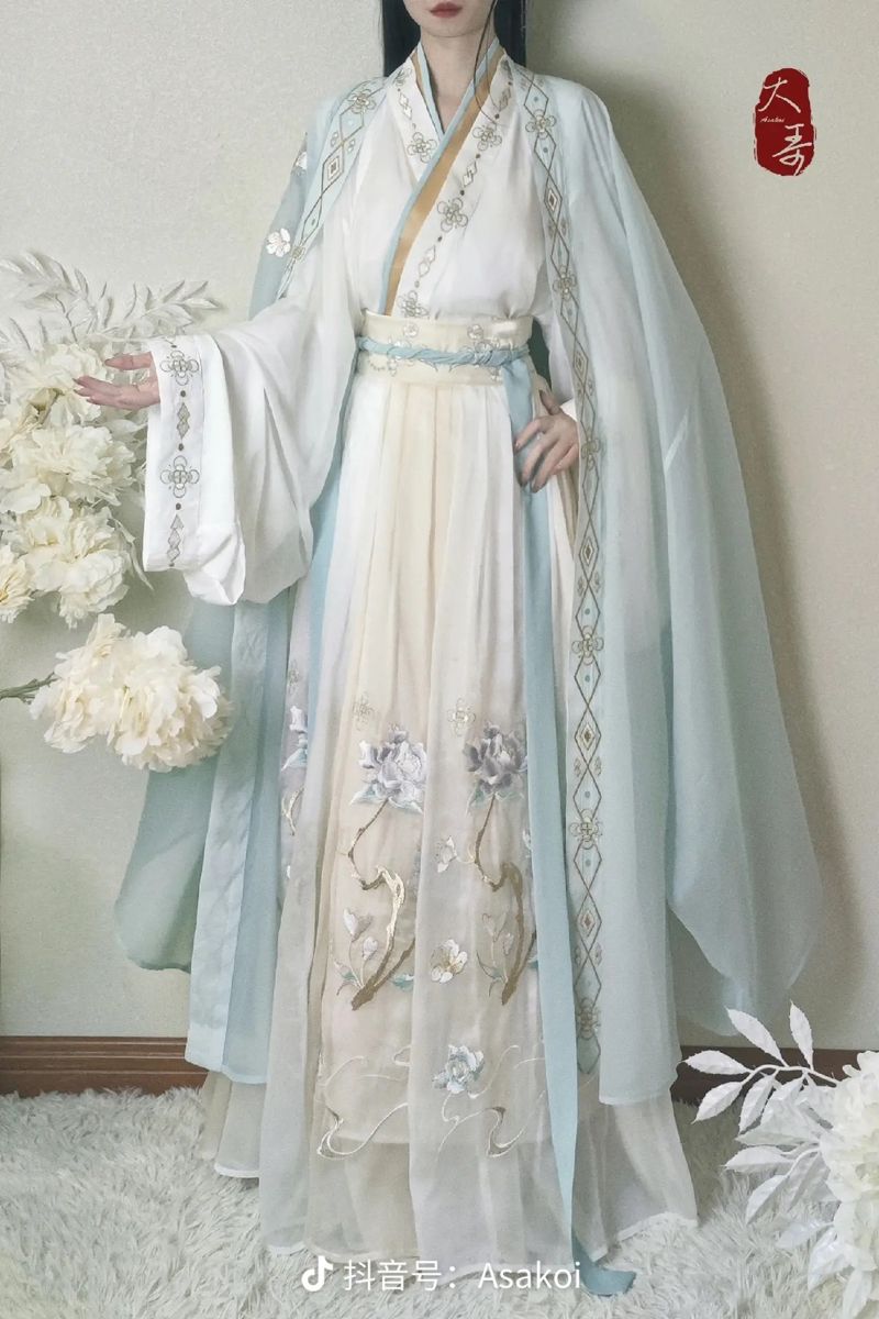 Maternal-Child Cheongsam Unification:The Elegance of a Mother-Daughter Long Cheongsam Bond Maternal-Child Cheongsam Unification:The Elegance of a Mother-Daughter Long Cheongsam Bond