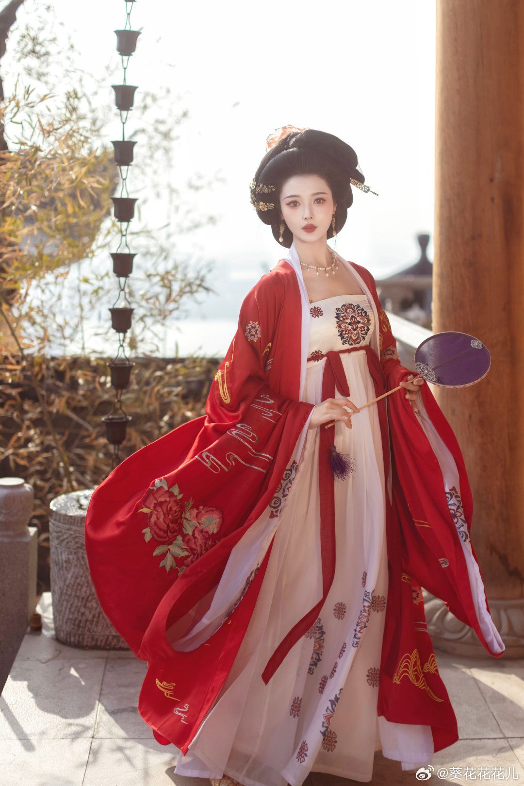 Vintage-Style Long-Sleeve Cheongsam:Embracing the Essence of Traditional Elegance Vintage-Style Long-Sleeve Cheongsam:Embracing the Essence of Traditional Elegance