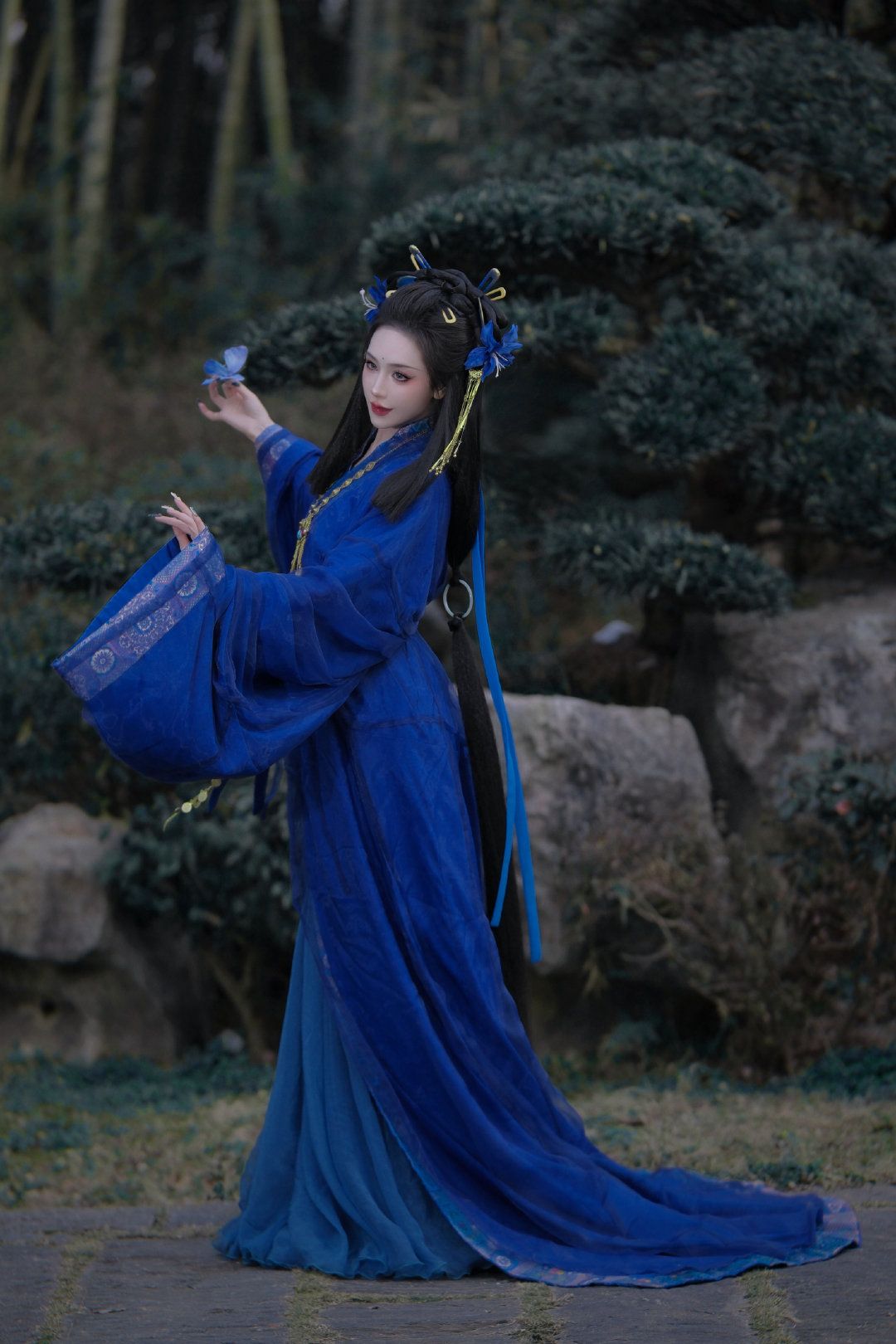 The Enchantment of Long-Style Silk Velvet Cheongsam The Enchantment of Long-Style Silk Velvet Cheongsam