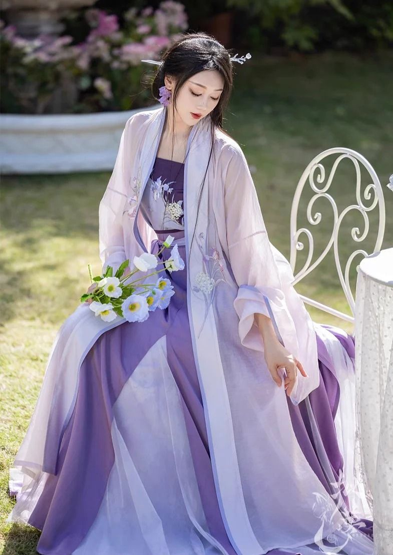 Elegant Hanfu for Women:Embracing the Adult Chinese Style Elegant Hanfu for Women:Embracing the Adult Chinese Style