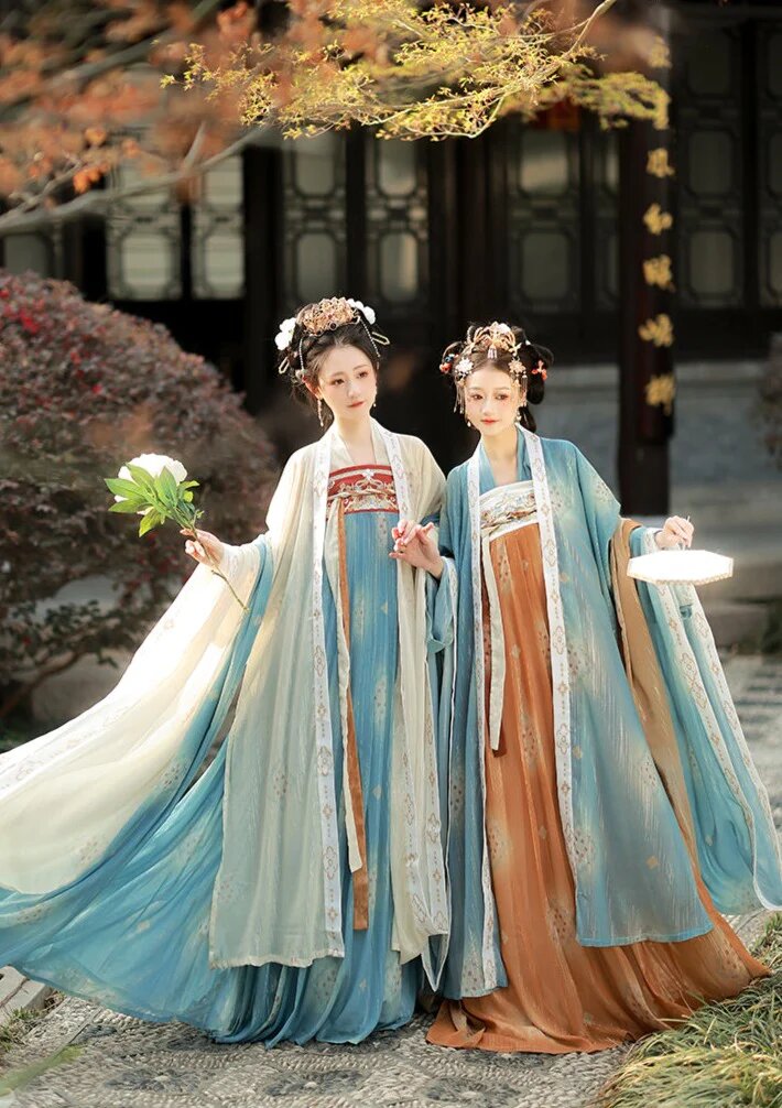 The Splendor of Cheongsam:The Cultural Significance of Cotton Silk The Splendor of Cheongsam:The Cultural Significance of Cotton Silk