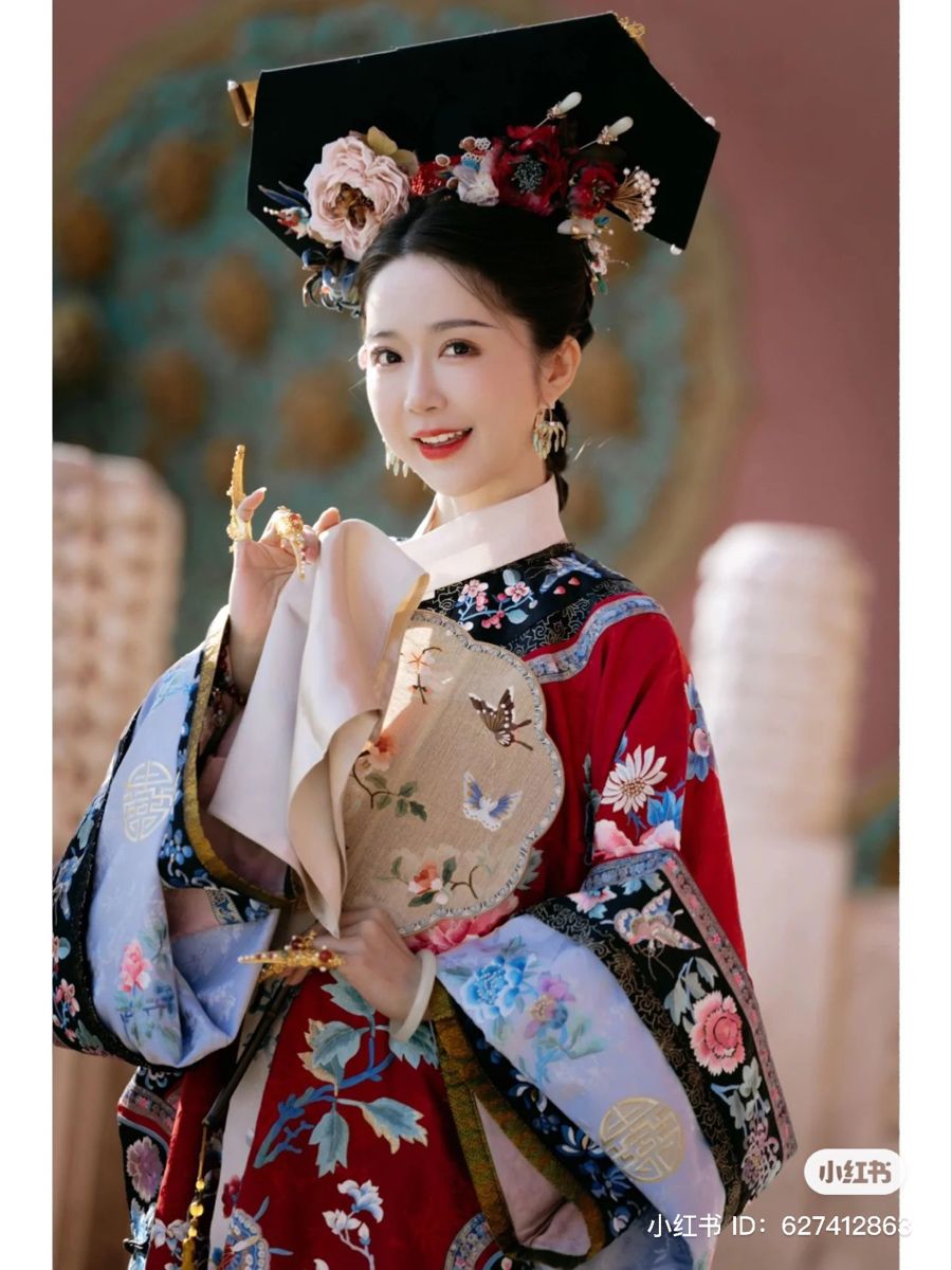 Reimagining Hanfu Fashion:An Innovative Summer Dress Design Reimagining Hanfu Fashion:An Innovative Summer Dress Design