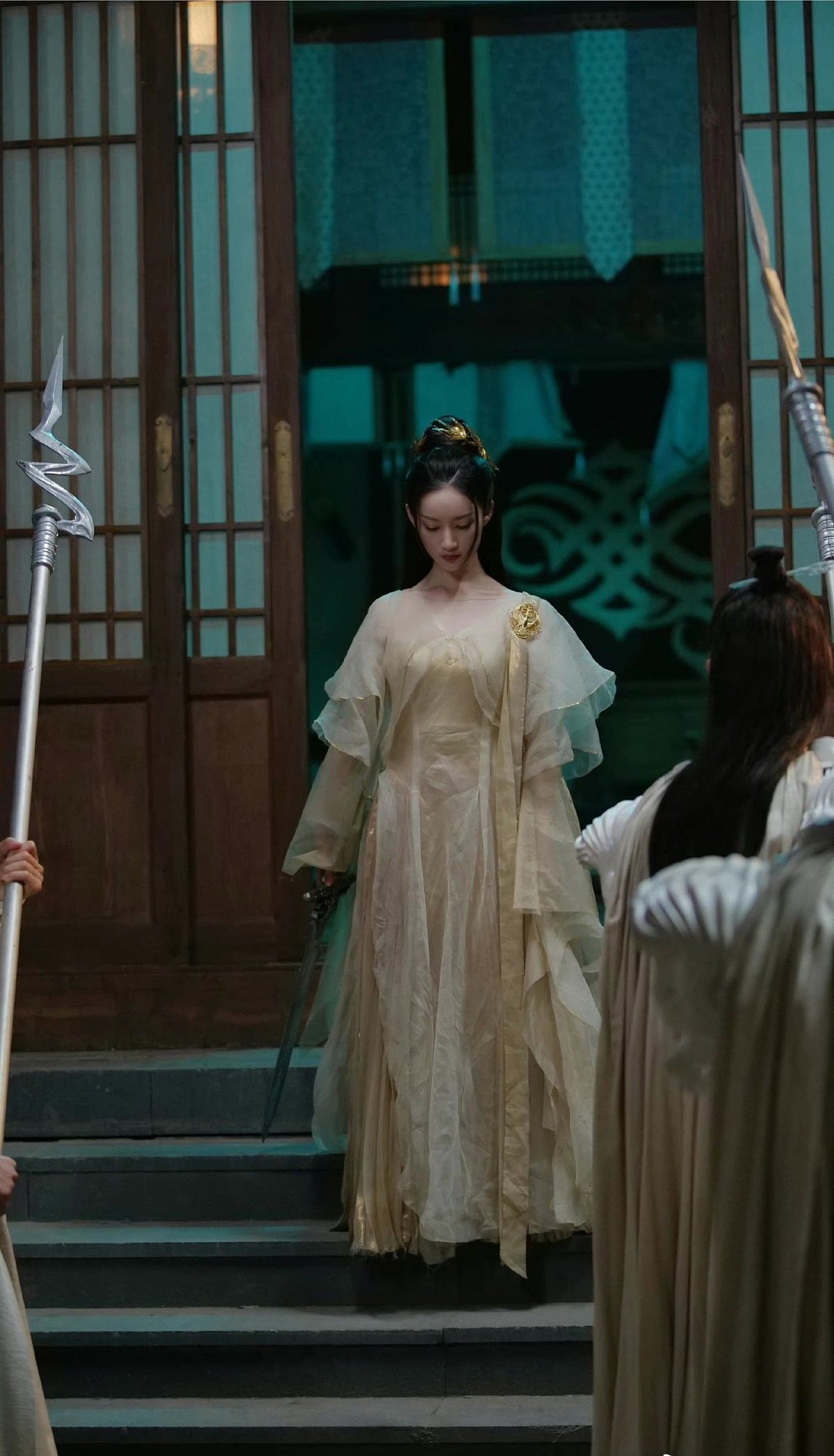 Hanfu Fashion on the Hangzhou West Lake:A Cultural Journey Through Time Hanfu Fashion on the Hangzhou West Lake:A Cultural Journey Through Time