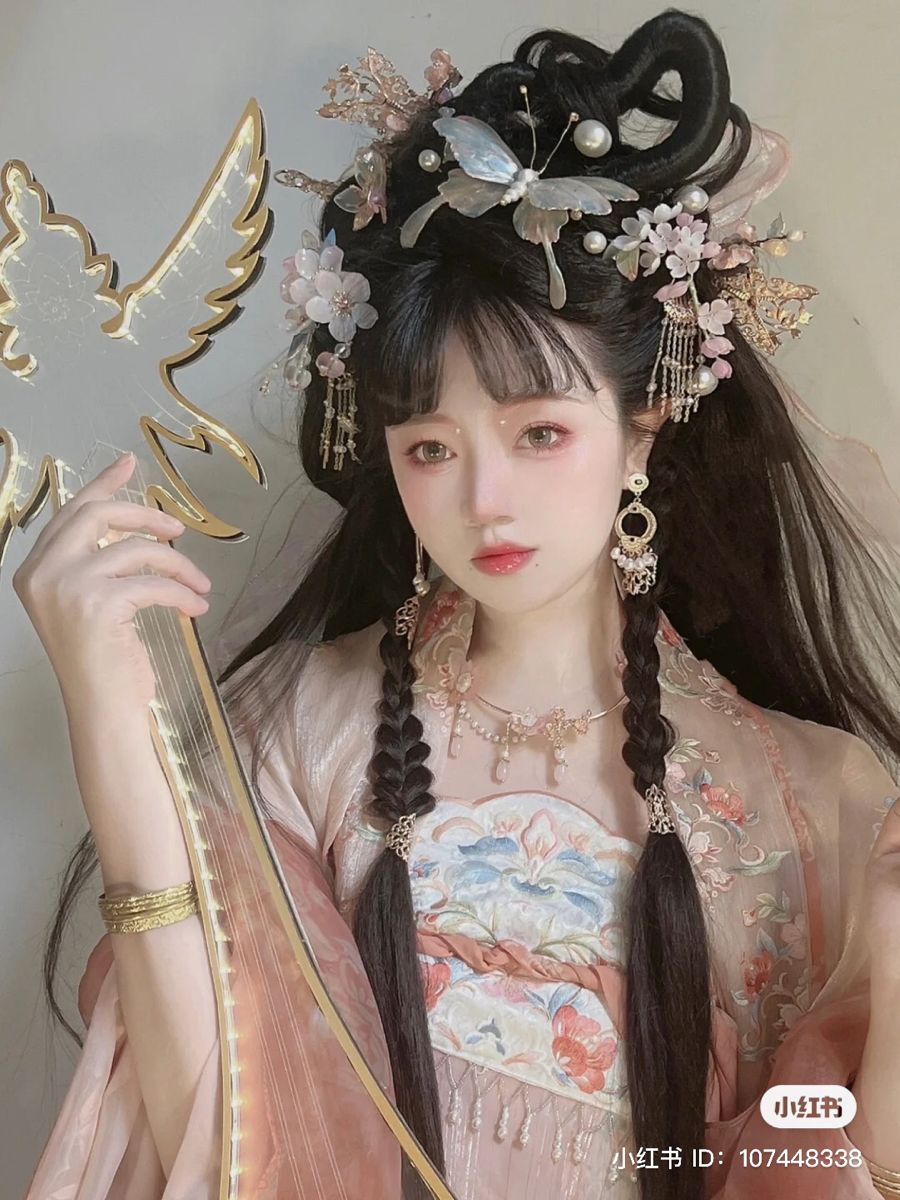 Ethereal Beauty of Hanfu Headdress:The Graceful Tassel Ethereal Beauty of Hanfu Headdress:The Graceful Tassel