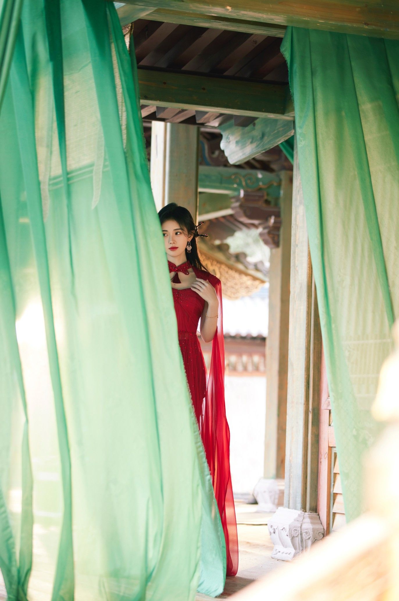 Ancient Hairpins and the Revival of Traditional Hanfu Fashion Ancient Hairpins and the Revival of Traditional Hanfu Fashion