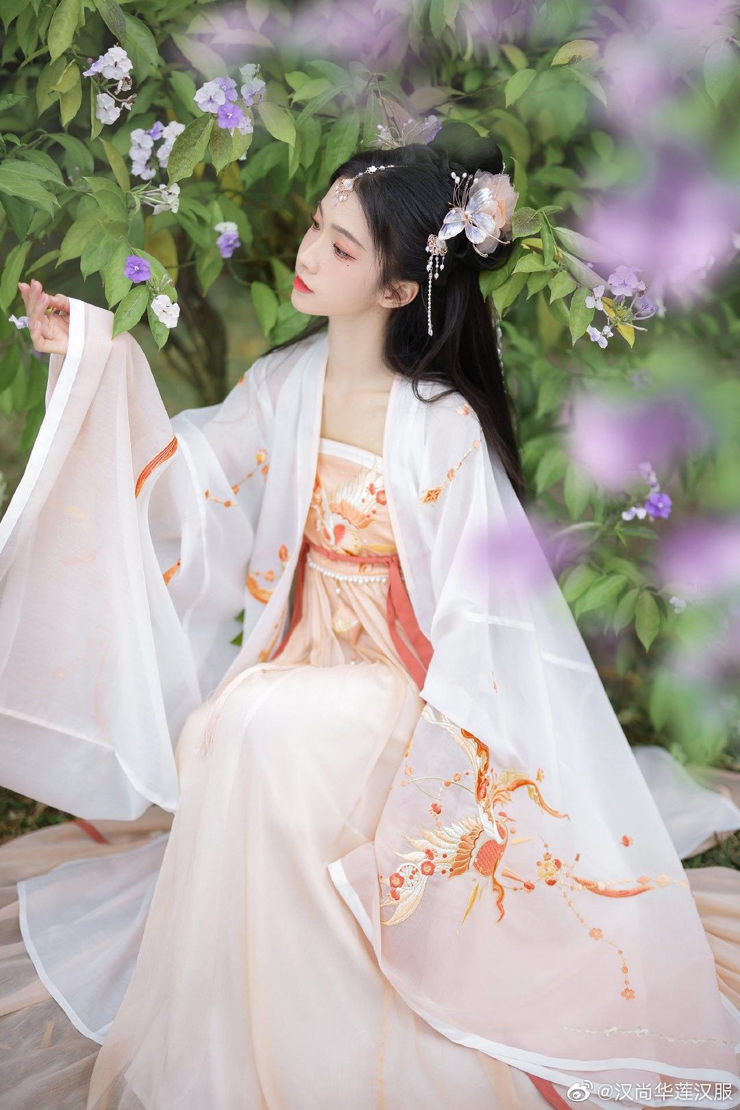 Green Hanfu Children:Embracing the Environmental Protection Message in Traditional Chinese Fashion Green Hanfu Children:Embracing the Environmental Protection Message in Traditional Chinese Fashion