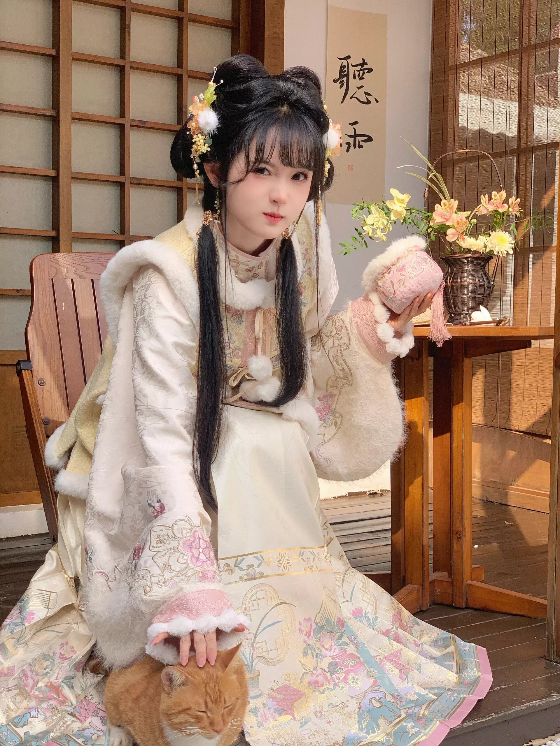 Chén Qiānqiāns Hanfu Style:A Couples Guide to Traditional Chinese Elegance Chén Qiānqiāns Hanfu Style:A Couples Guide to Traditional Chinese Elegance