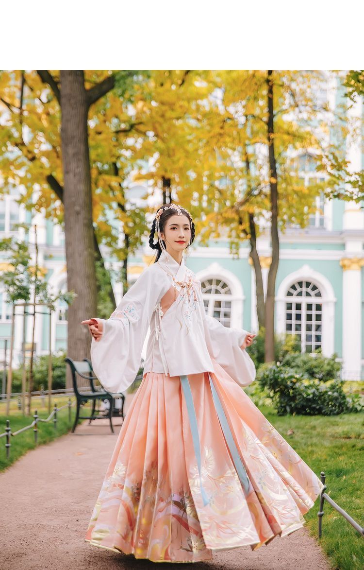 Childrens Hooded Robes and Winter Hanfu:A Blend of Tradition and Comfort Childrens Hooded Robes and Winter Hanfu:A Blend of Tradition and Comfort