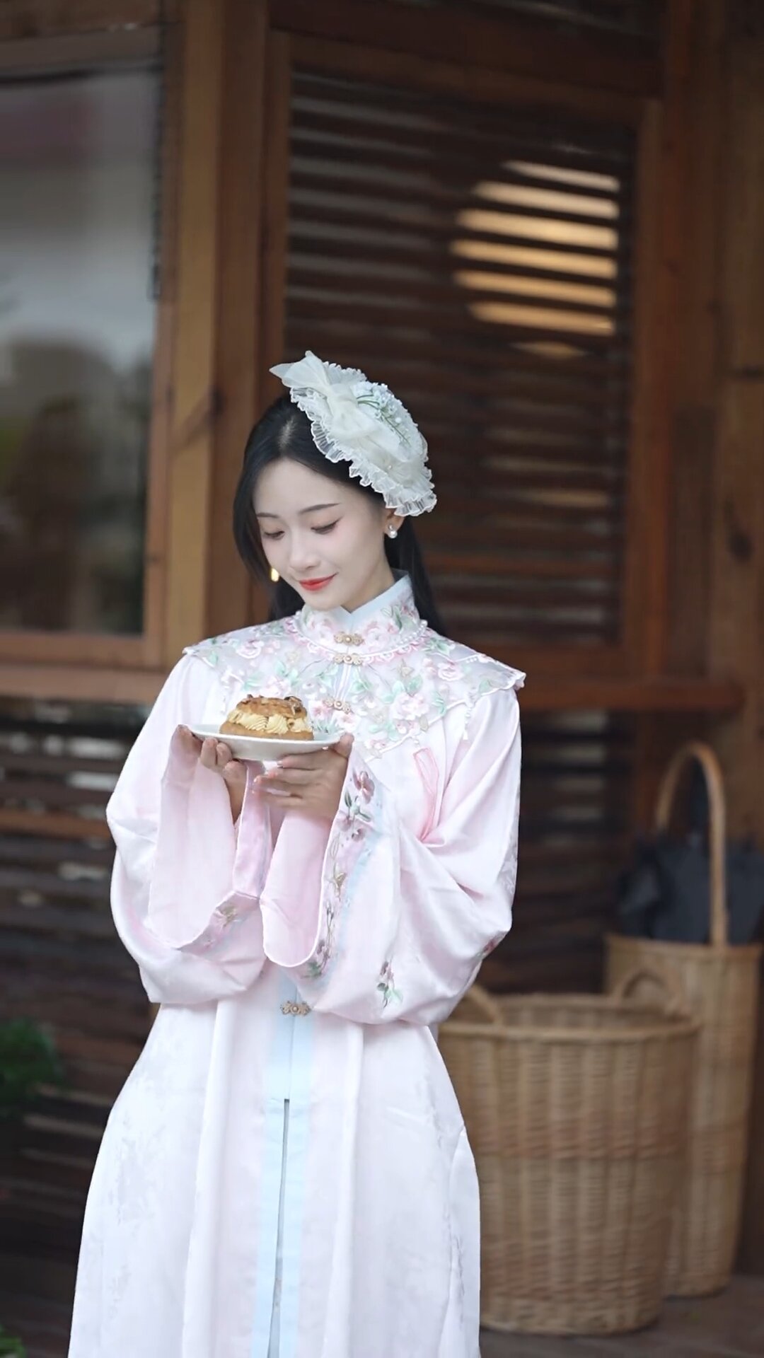 Embracing Traditional Elegance:The Modern Evolution of Chinese Cheongsam Dress Embracing Traditional Elegance:The Modern Evolution of Chinese Cheongsam Dress