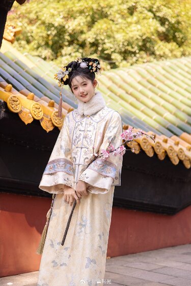 Vintage Hanfu Shoes for Women:Unveiling the Elegance of Ancient Chinese Footwear Vintage Hanfu Shoes for Women:Unveiling the Elegance of Ancient Chinese Footwear
