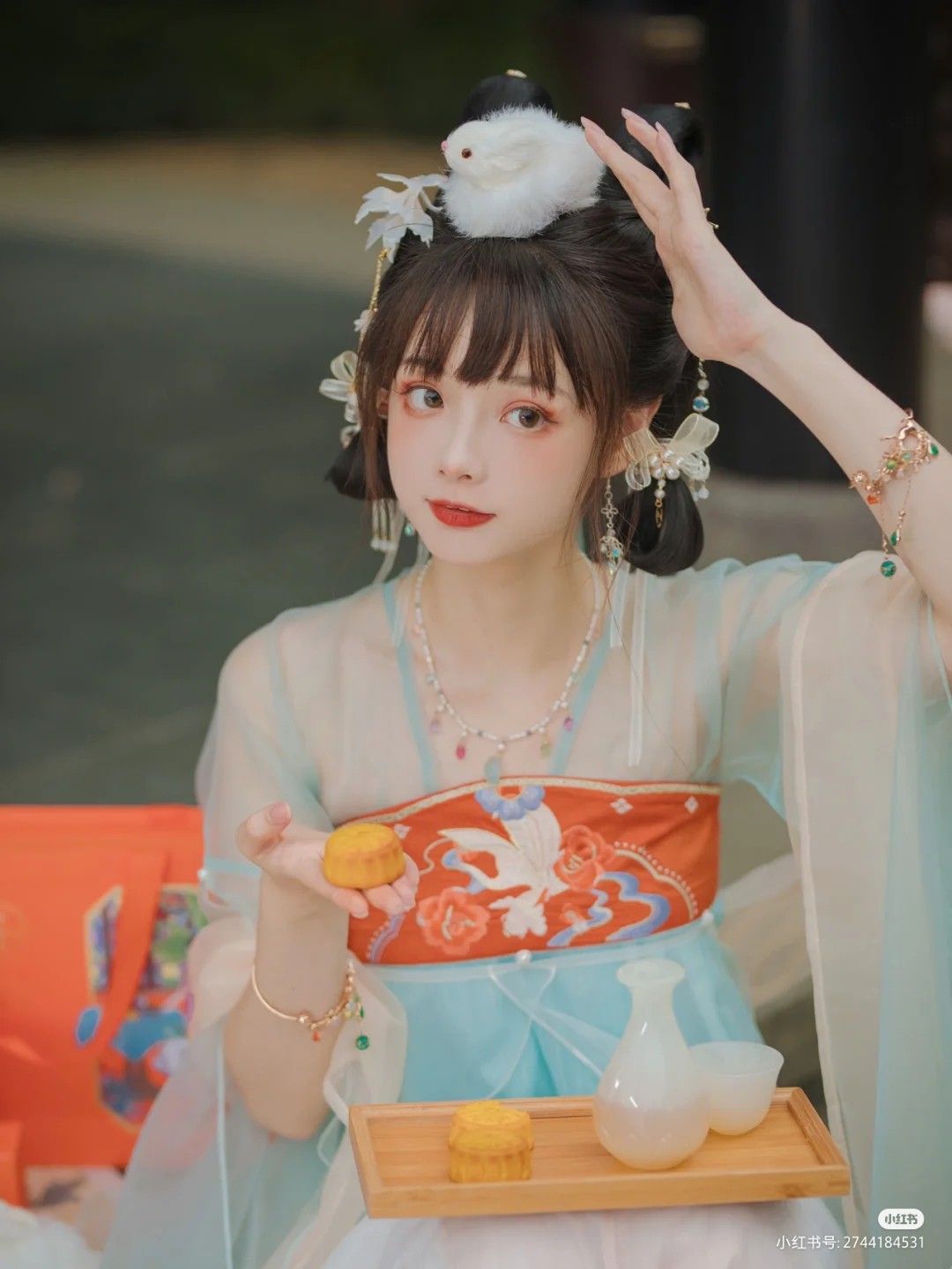 Latest Cheongsam Fashion Show:Unveiling the Newest Qipao with Fan-like Elegance Latest Cheongsam Fashion Show:Unveiling the Newest Qipao with Fan-like Elegance