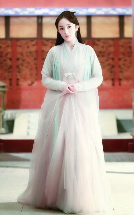 Reimagining the Cheongsam:A Mini-Version Makeover for Petite Women Reimagining the Cheongsam:A Mini-Version Makeover for Petite Women