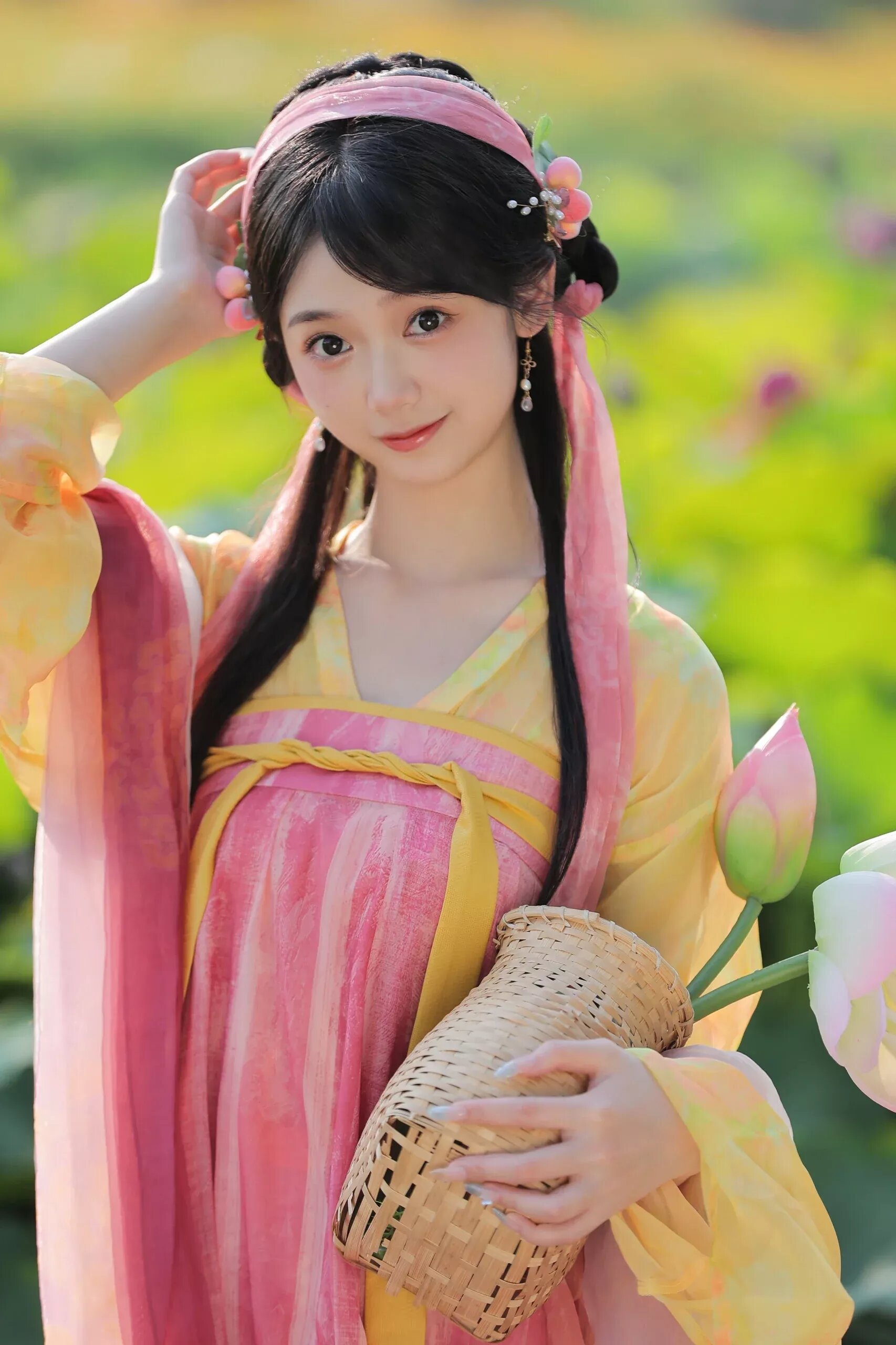 The Splendor of Ming-Style Hanfu in a Delicate Pink The Splendor of Ming-Style Hanfu in a Delicate Pink