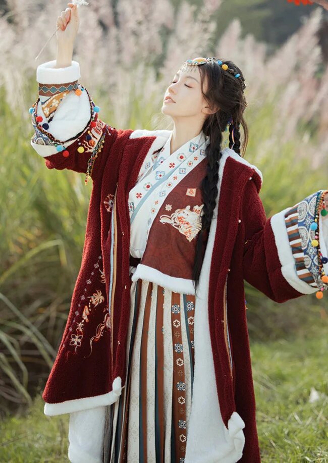 Cheongsam and Skirt Set:A Classic Two-Piece Ensemble Cheongsam and Skirt Set:A Classic Two-Piece Ensemble