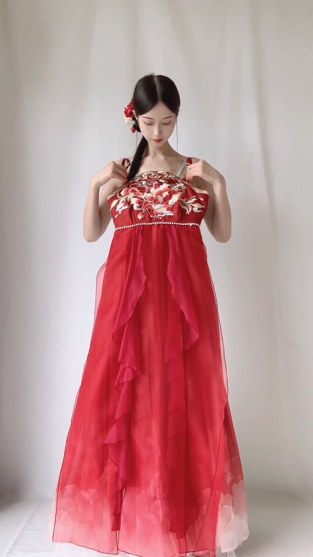 Elevating the Elegance of Traditional Hanfu Shoes with Height Enhancement Techniques