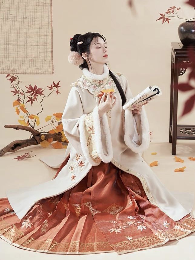 Embracing Tradition:The Revival of Soochows Silk Road Cheongsam Embracing Tradition:The Revival of Soochows Silk Road Cheongsam