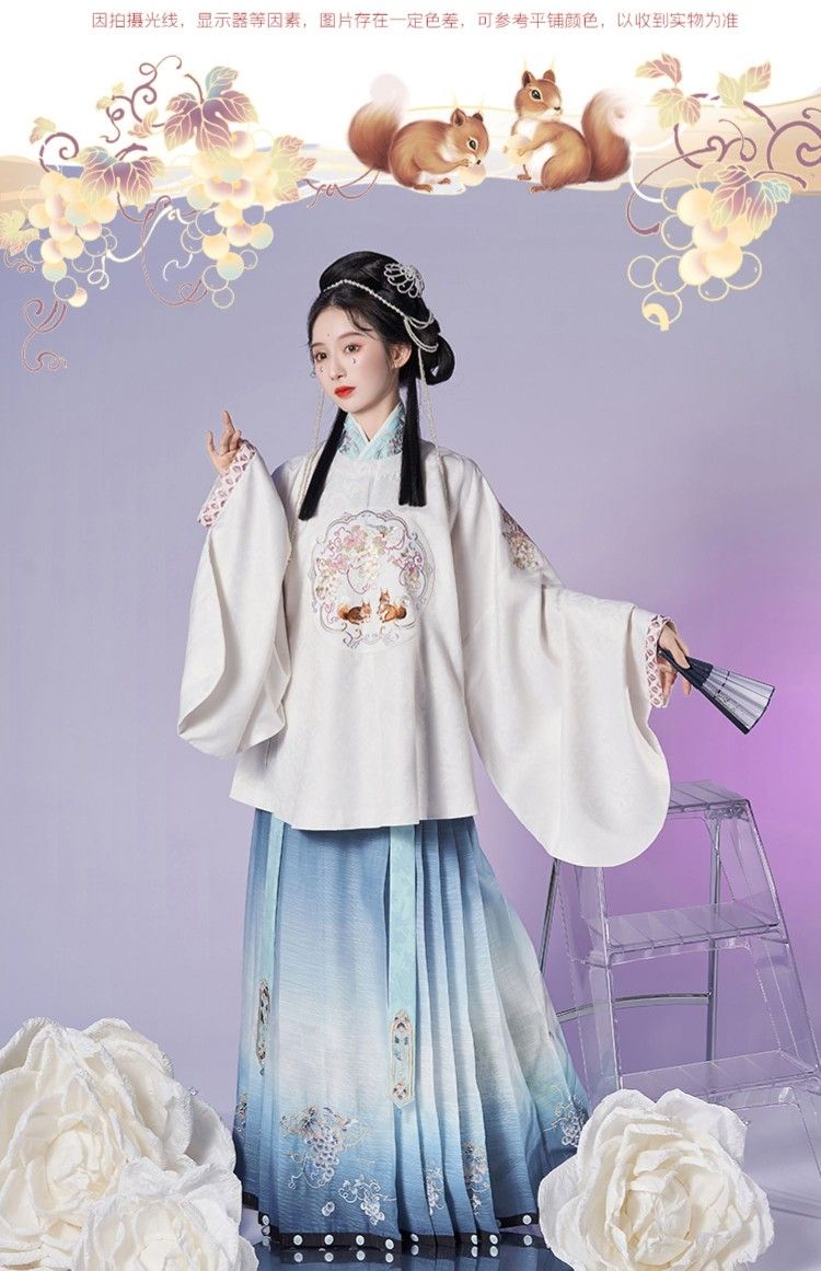 The Horseface Skirt Ensemble and the Coming-of-Age Ceremony:A Traditional Journey to Maturity The Horseface Skirt Ensemble and the Coming-of-Age Ceremony:A Traditional Journey to Maturity