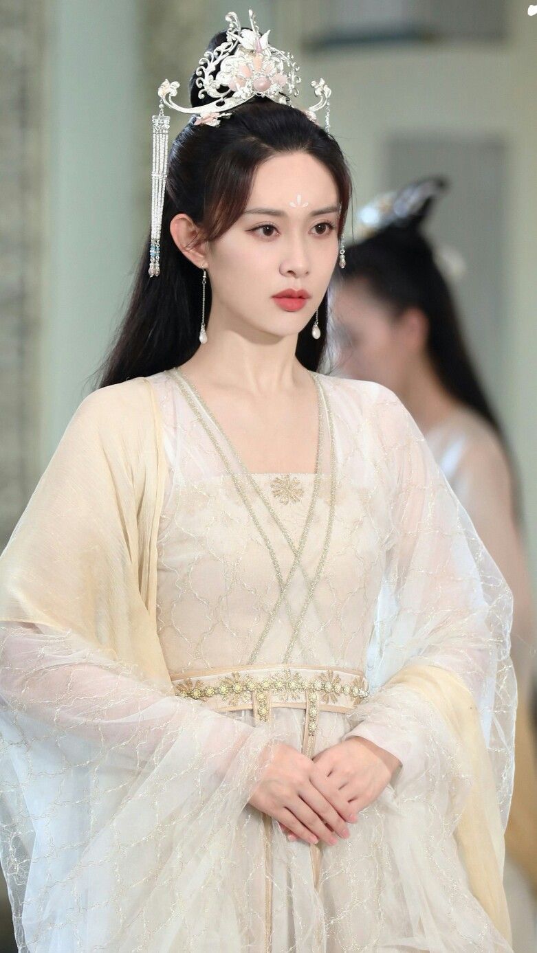 Kuji Jingyis Hanfu Style:The New White Snake Lady Kuji Jingyis Hanfu Style:The New White Snake Lady