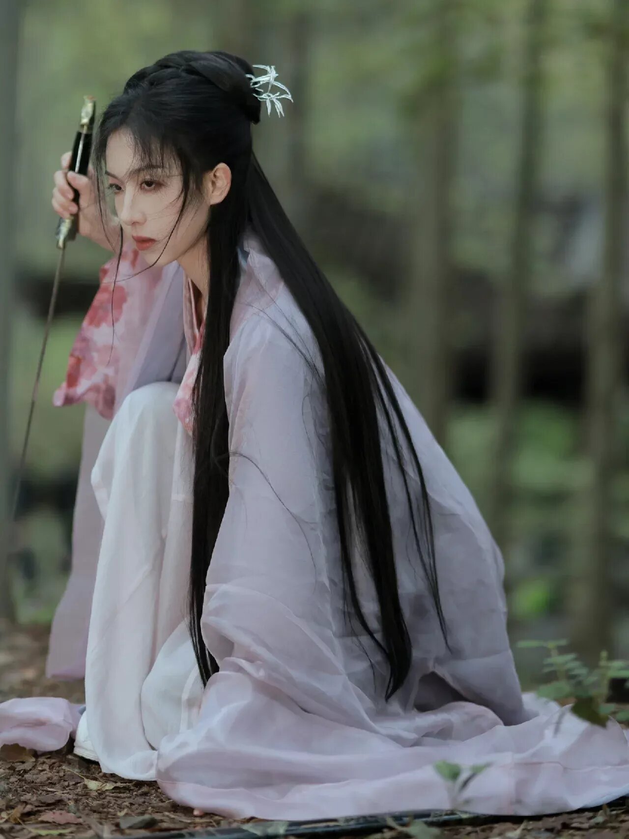 The Rise of Hanfu Fashion:Student Women Embracing Traditional Chinese Elegance in Hanfu Suites The Rise of Hanfu Fashion:Student Women Embracing Traditional Chinese Elegance in Hanfu Suites