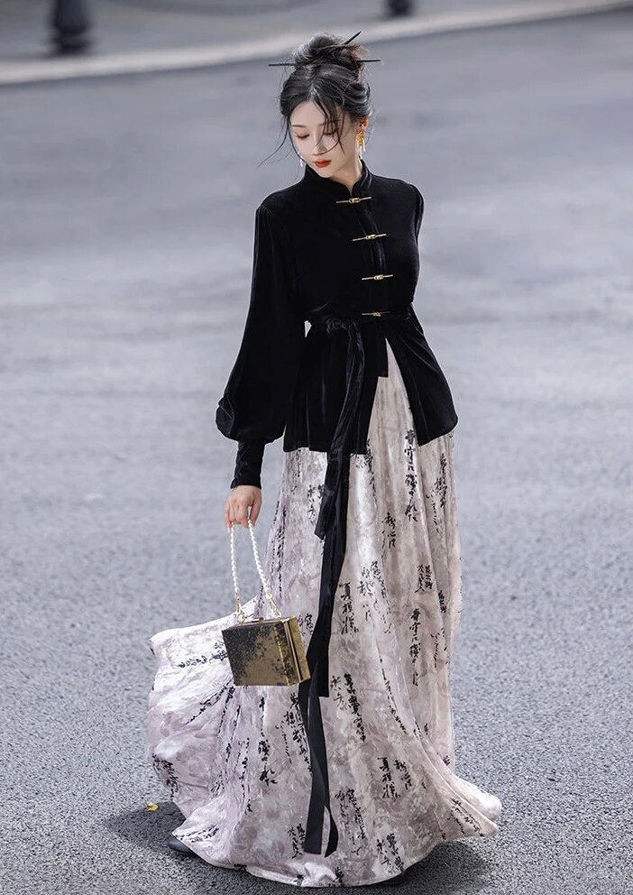 Embracing Traditional Elegance:The New Chinese Cheongsam Suit Embracing Traditional Elegance:The New Chinese Cheongsam Suit
