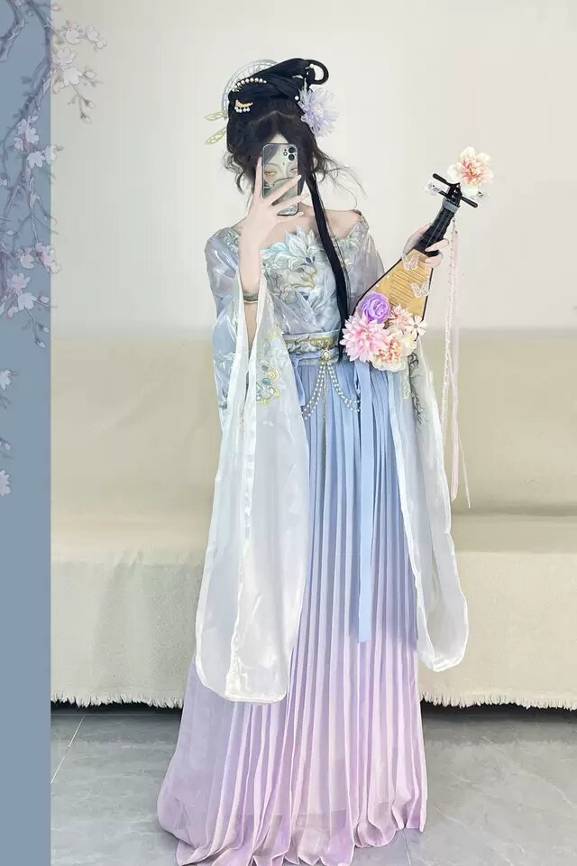 Exploring the Cultural Journey of Dunhuangs Flying Apron Hanfu Costume Rental Exploring the Cultural Journey of Dunhuangs Flying Apron Hanfu Costume Rental