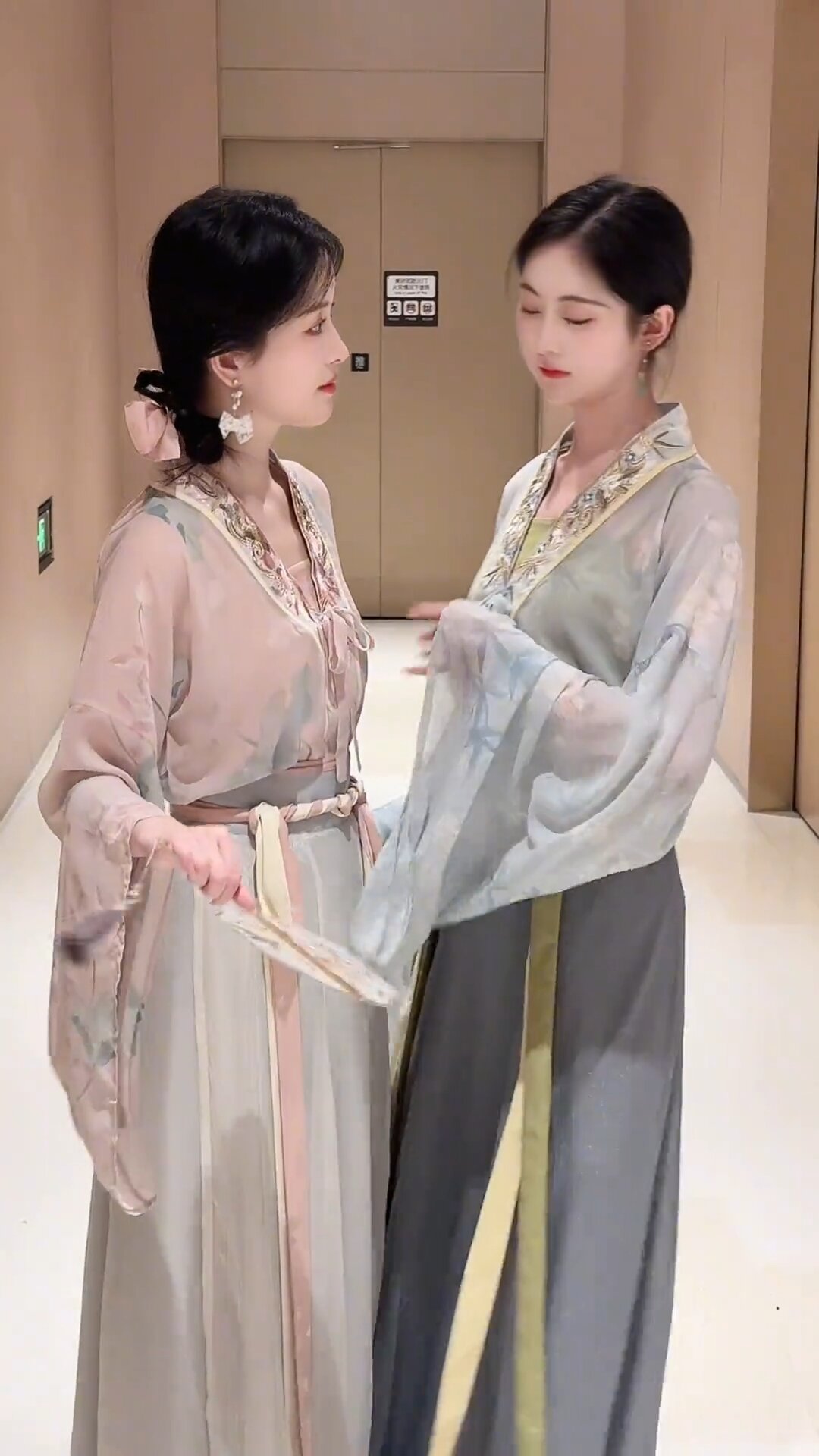 Celebrating the Lunar New Year with Traditional Tang Costumes for Little Girls Celebrating the Lunar New Year with Traditional Tang Costumes for Little Girls