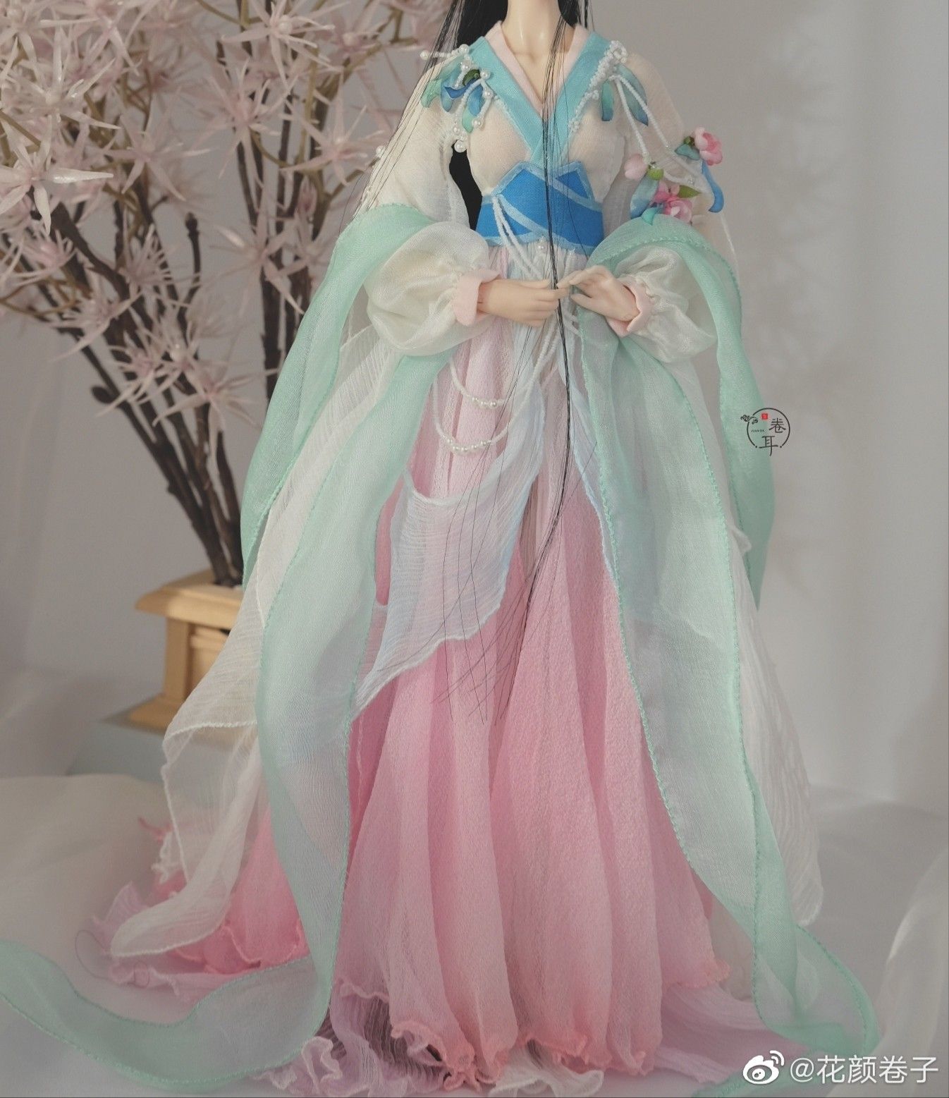 Traditional Charm of Original Chinese童装汉服女孩 Traditional Charm of Original Chinese童装汉服女孩