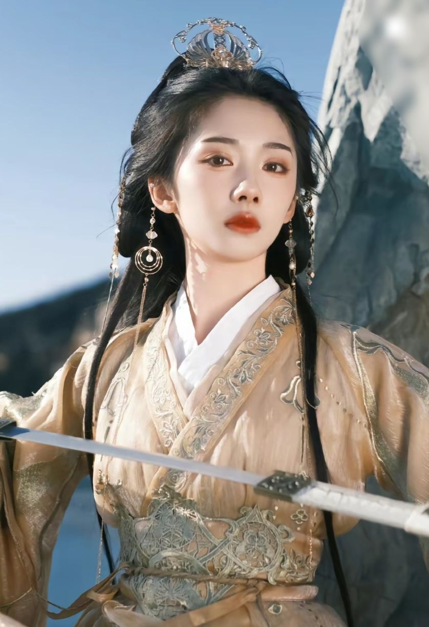 The Splendor of Ming-Style Round-Necked Robes and Horseface Skirts:A Cultural Journey The Splendor of Ming-Style Round-Necked Robes and Horseface Skirts:A Cultural Journey
