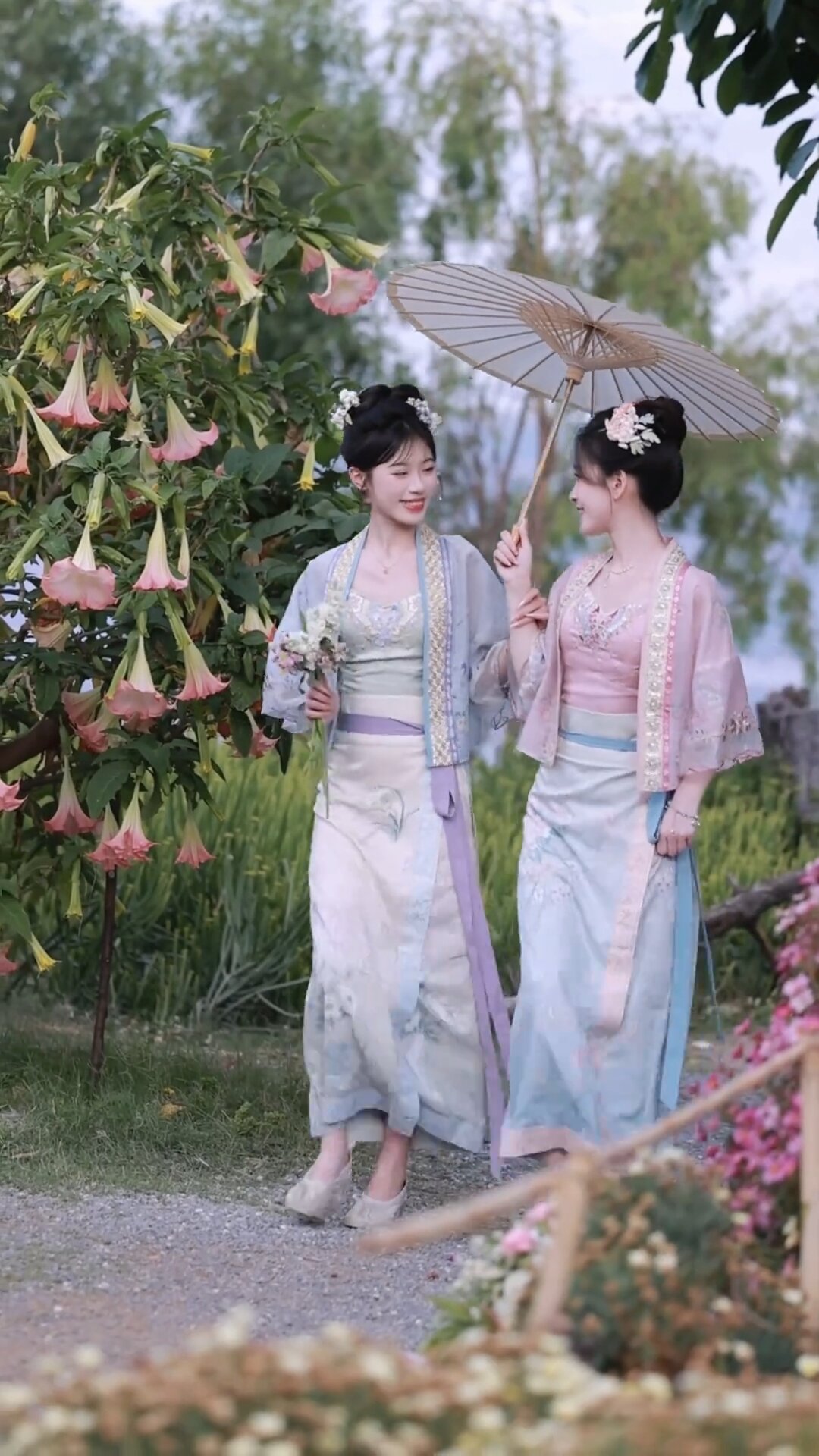 Winter Fashion for Girl Kids in Chinese Style:The Horseface Skirt Winter Fashion for Girl Kids in Chinese Style:The Horseface Skirt