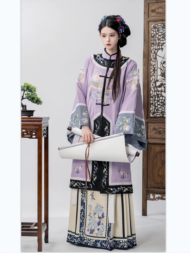 Red Salute Gown:Exploring the New Chinese Style Cheongsam Red Salute Gown:Exploring the New Chinese Style Cheongsam