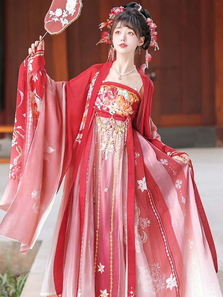 Luxurious Short Silk Cheongsam with Mulberry Silk Fabric Luxurious Short Silk Cheongsam with Mulberry Silk Fabric