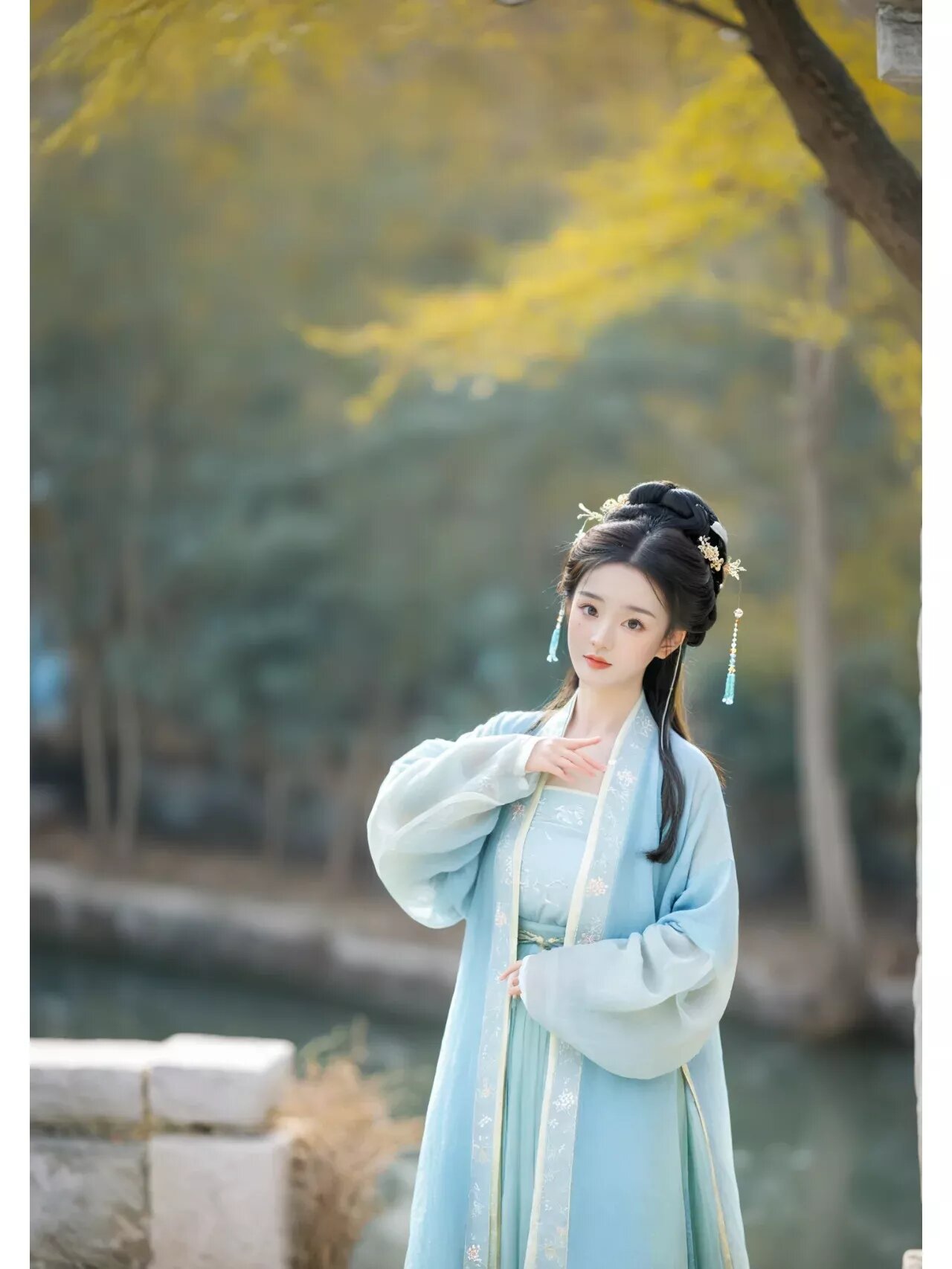 Winter and Autumn Hanfu Fashion for Little Girls:A Guide to Traditional Chinese Dress Winter and Autumn Hanfu Fashion for Little Girls:A Guide to Traditional Chinese Dress