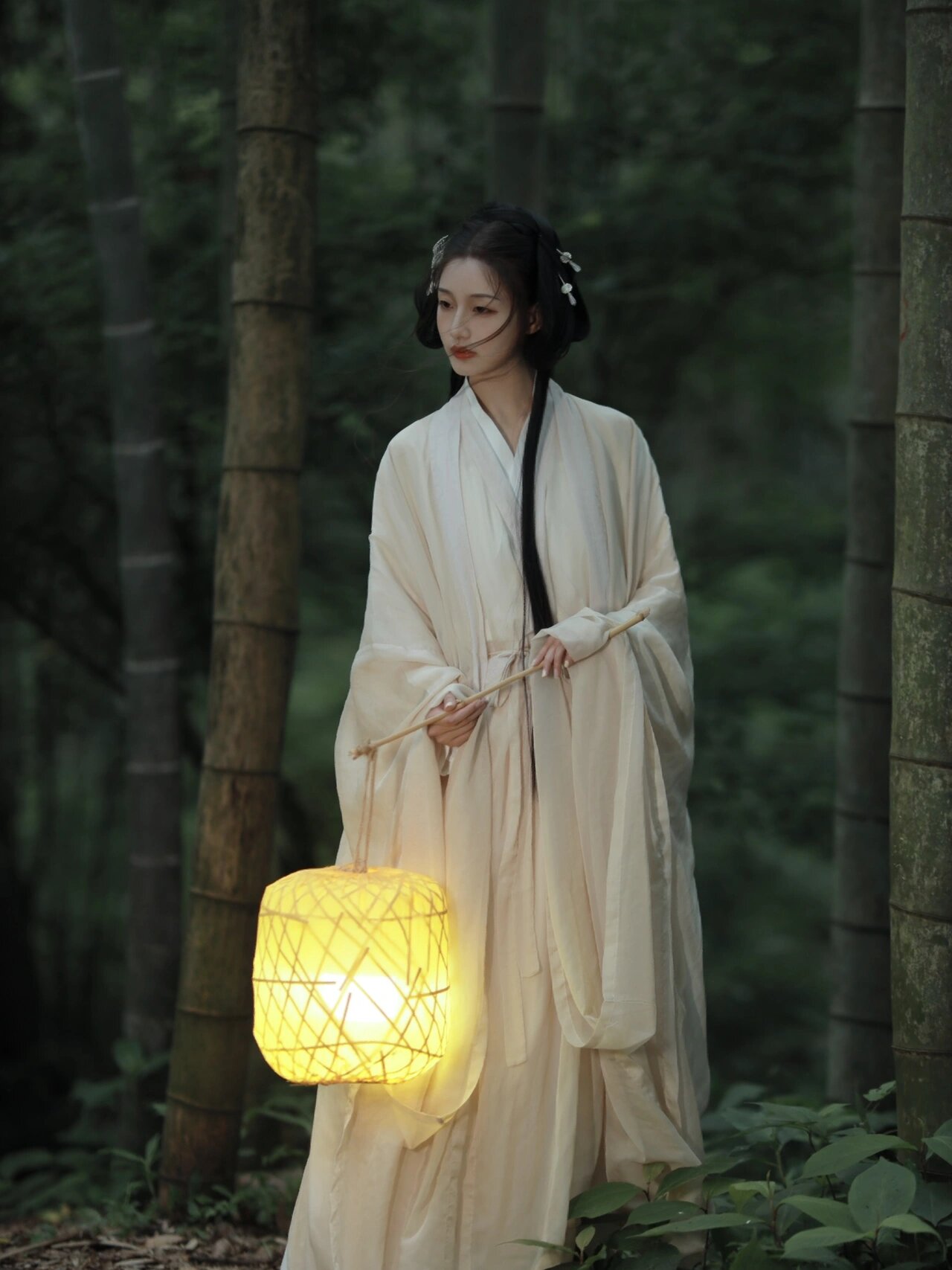 Children in Traditional Hanfu:The Enchantment of Mountains and Rivers in a New Era Children in Traditional Hanfu:The Enchantment of Mountains and Rivers in a New Era
