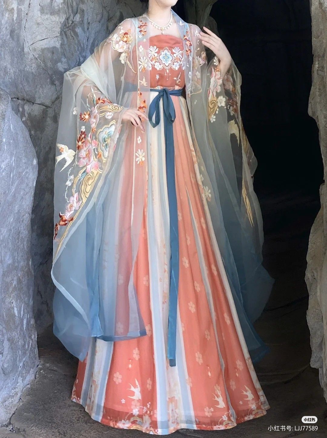The Evolution of Xie Yuns Hanfu Fashion:A Cultural Journey Through Time The Evolution of Xie Yuns Hanfu Fashion:A Cultural Journey Through Time