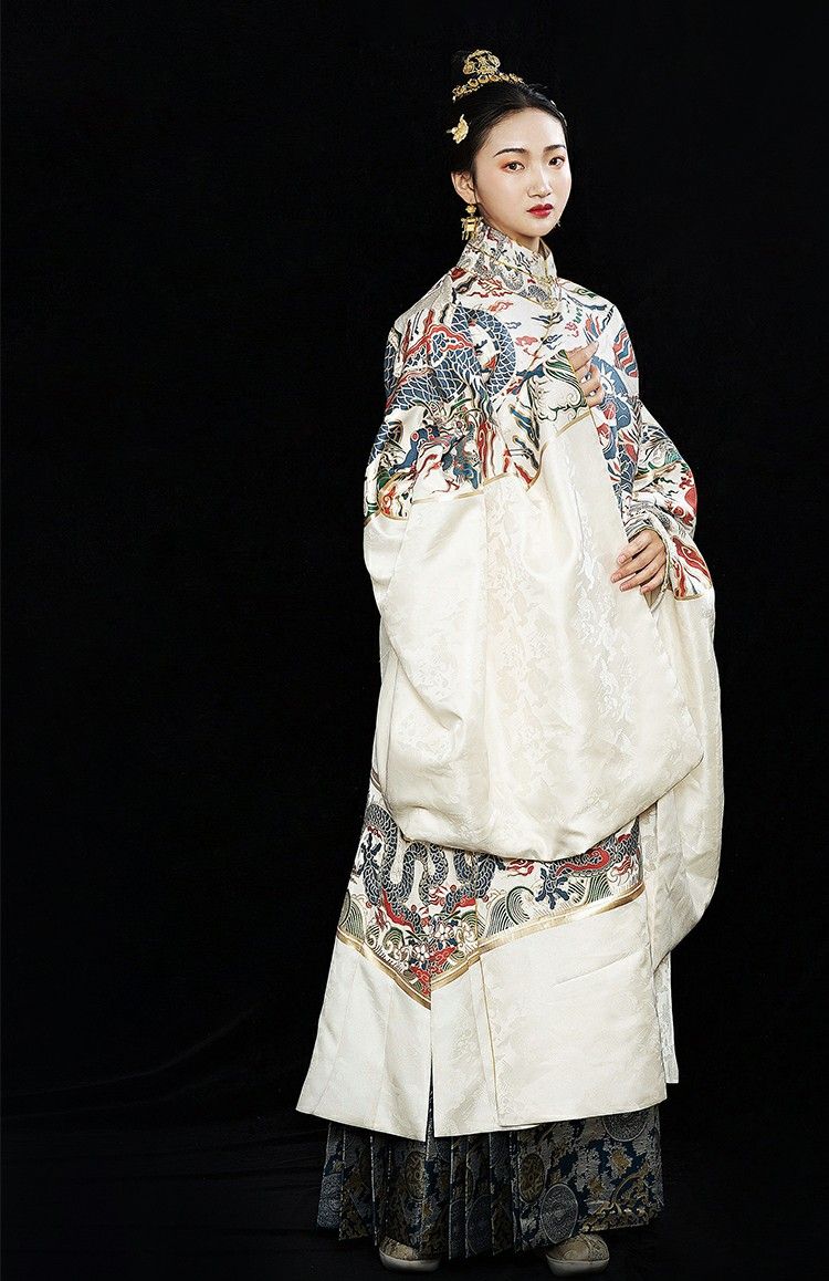 The Perfect Accessory for Your Cheongsam:A Guide to Styling Your Bags