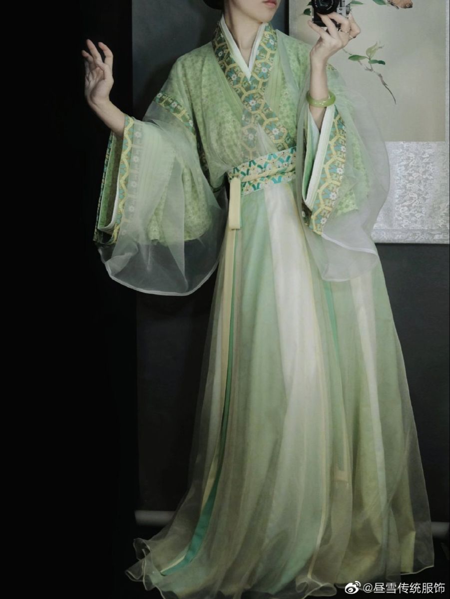 Ethereal Journey:Exploring the Fusion of Ethnic Fashion and Ancient Art in Dunhuangs Flying Heaven Ethereal Journey:Exploring the Fusion of Ethnic Fashion and Ancient Art in Dunhuangs Flying Heaven
