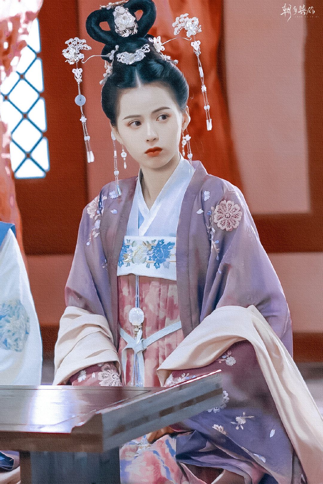 The Rise of Hanfu Fashion:Womens Ming-Style Standing Collar Long Robes The Rise of Hanfu Fashion:Womens Ming-Style Standing Collar Long Robes