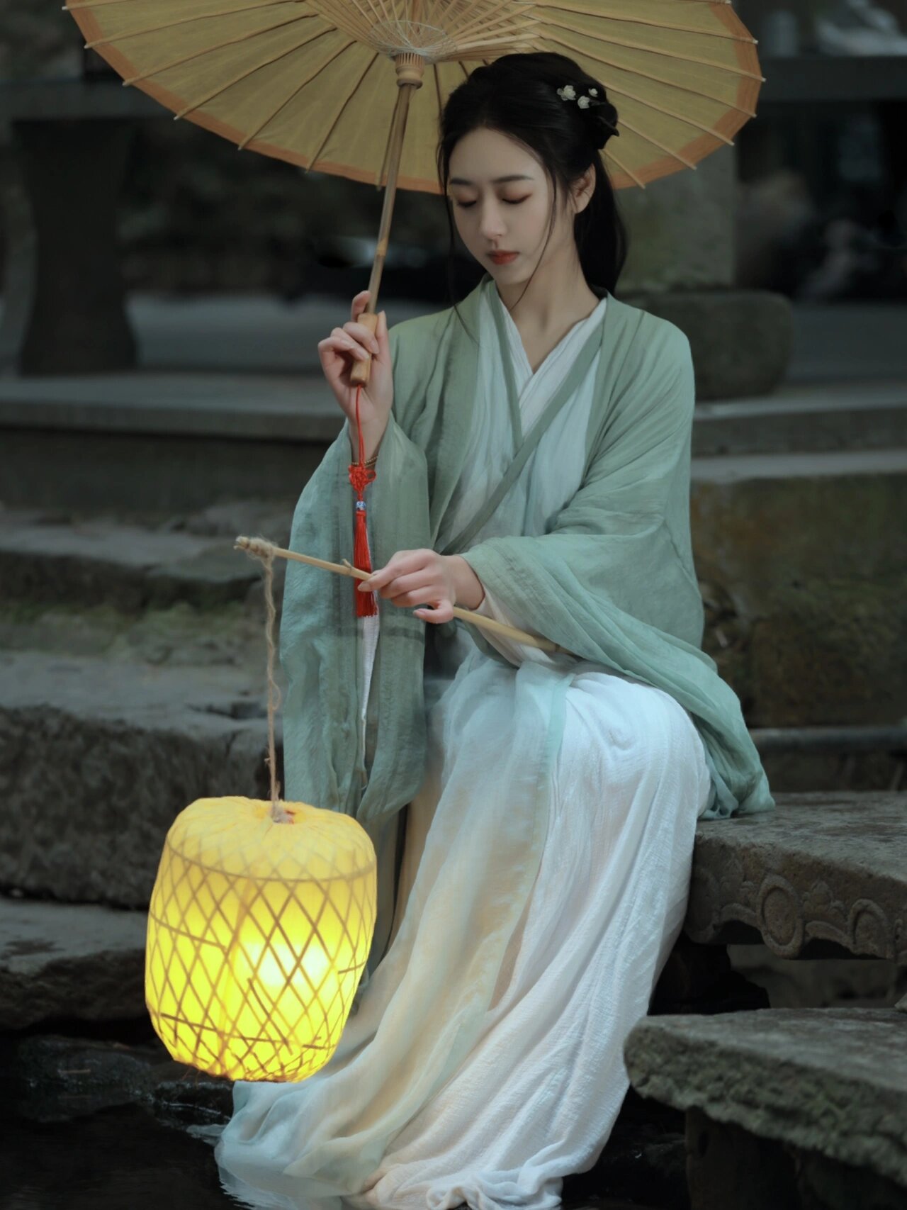 Encounter with the Divine Deer:The Story of a Yao Child in Traditional Hanfu Clothing Encounter with the Divine Deer:The Story of a Yao Child in Traditional Hanfu Clothing