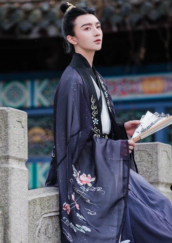 Modernizing Hanfu Skirt:The Evolution of Traditional Chinese Fashion Modernizing Hanfu Skirt:The Evolution of Traditional Chinese Fashion