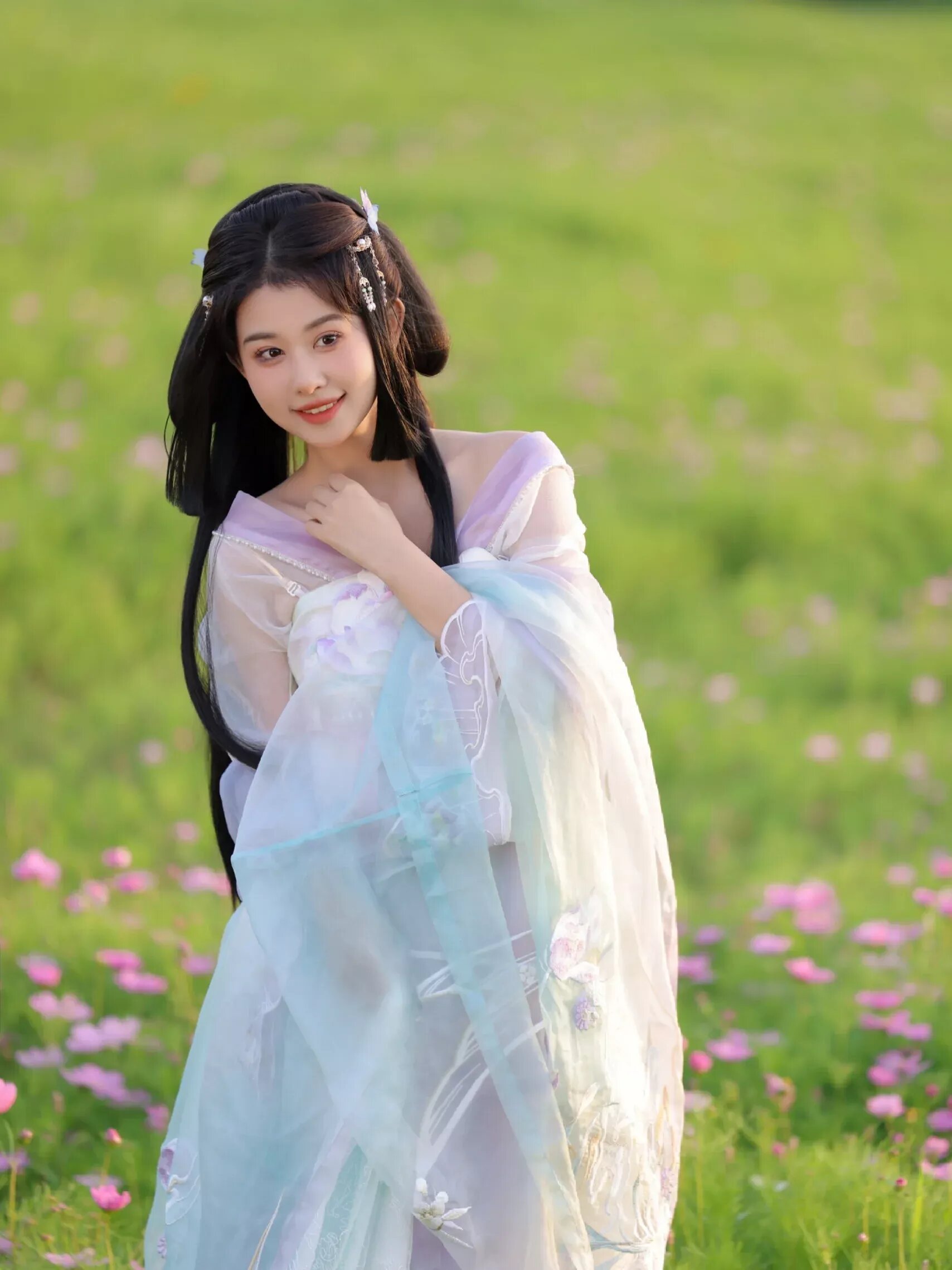 The Essence of Hanfu Hair Bands,Ribbons,and Sashes:A Journey into Traditional Beauty The Essence of Hanfu Hair Bands,Ribbons,and Sashes:A Journey into Traditional Beauty