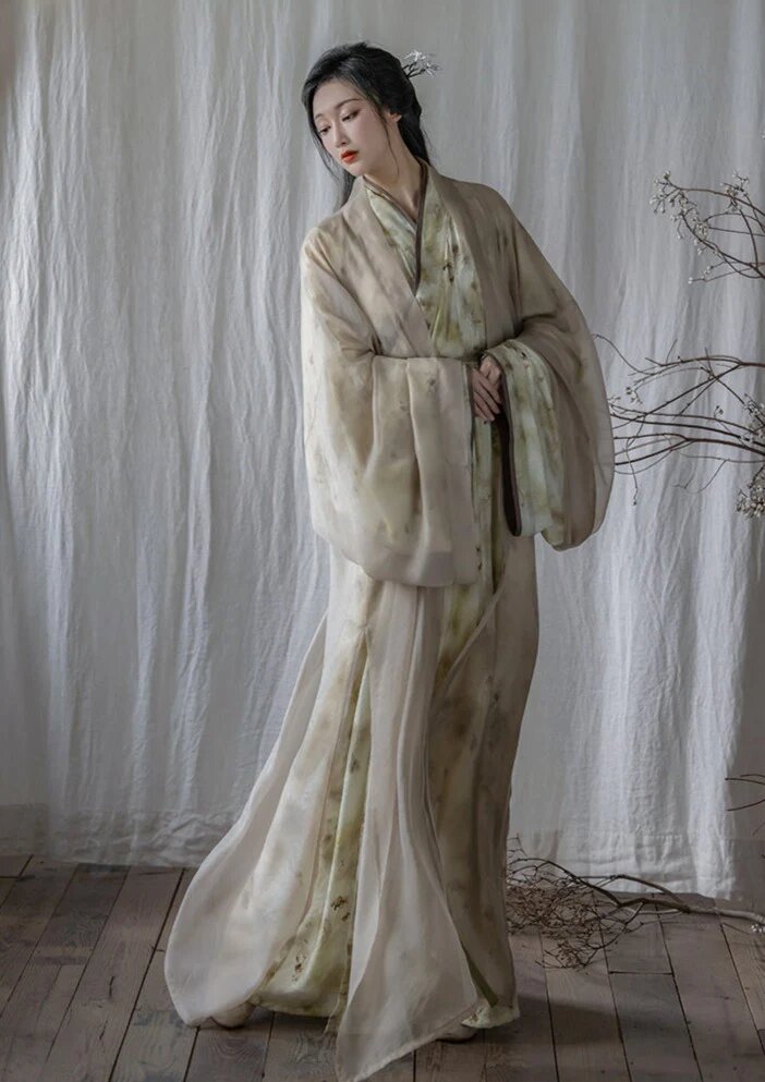 The Rise of Hanfu Overcoat:Exploring the Traditional Elegance of Chinese Heritage The Rise of Hanfu Overcoat:Exploring the Traditional Elegance of Chinese Heritage
