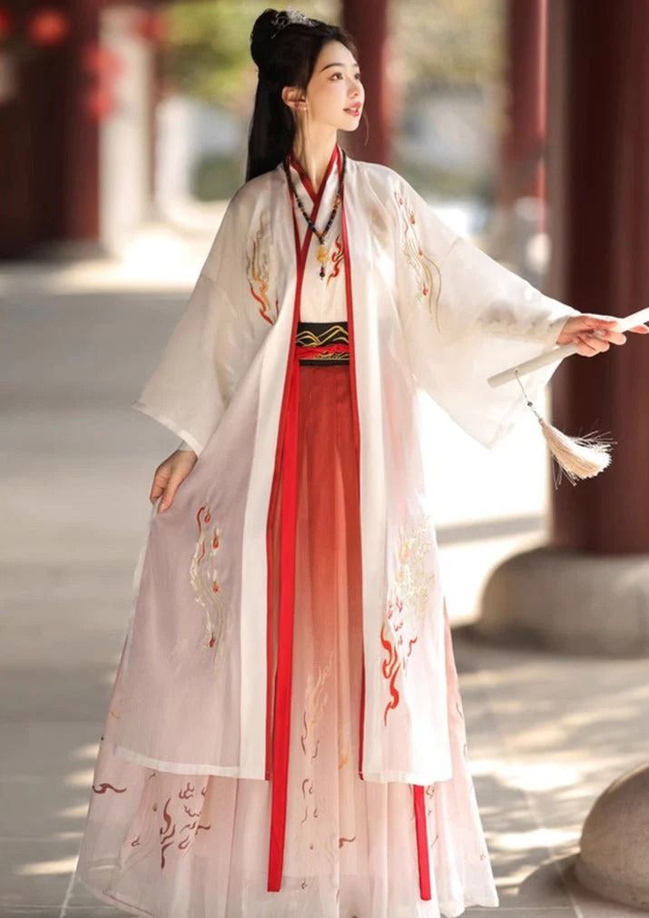 Everyday Qipao:The Charm of Medium-Long Style Everyday Qipao:The Charm of Medium-Long Style