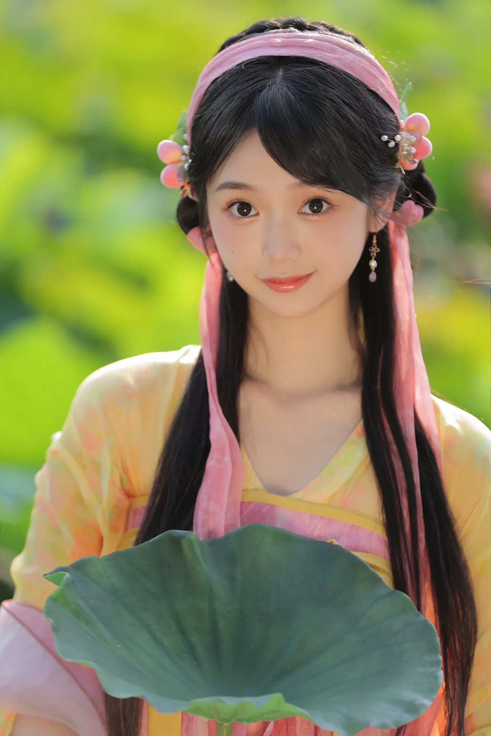 The Elegance of a Cotton Silk Cheongsam Woman The Elegance of a Cotton Silk Cheongsam Woman