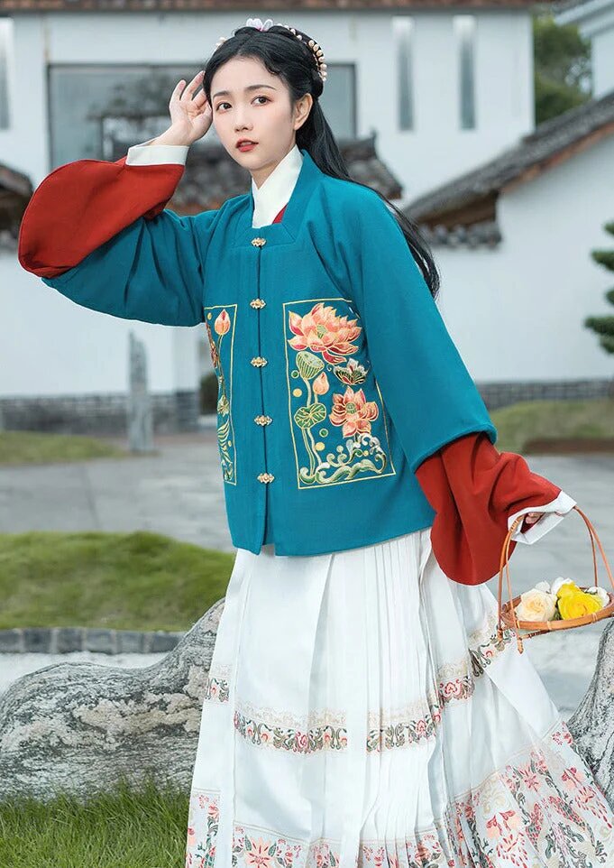 The Original Hanfu of Tengwang Pavilion:Unveiling the Splendor of Traditional Chinese Elegance