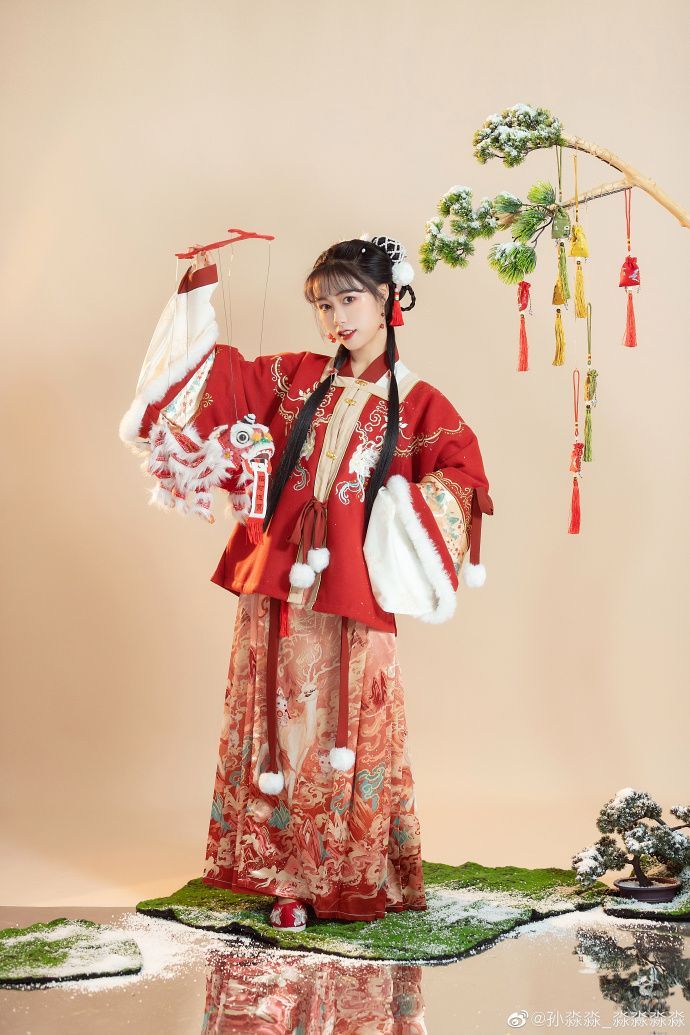 Traditional Chinese Elegance Meets Modern Denim:The Rise of Tang-Style Chinese-Inspired Jeans Traditional Chinese Elegance Meets Modern Denim:The Rise of Tang-Style Chinese-Inspired Jeans